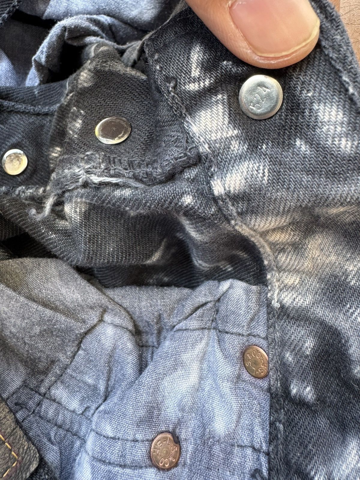 Levi's Vintage Clothing Vintage 90s Levis 501 Tie dye bleach denim Size US 33 - 8 Thumbnail