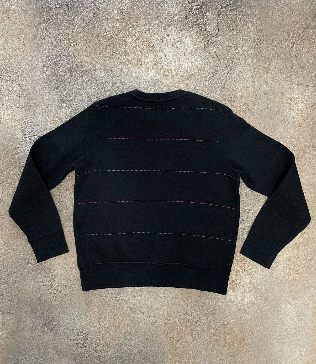 Nike Vintage Nike Small Swoosh Basic Crew Neck Sweatshirt Size US M / EU 48-50 / 2 - 6 Thumbnail