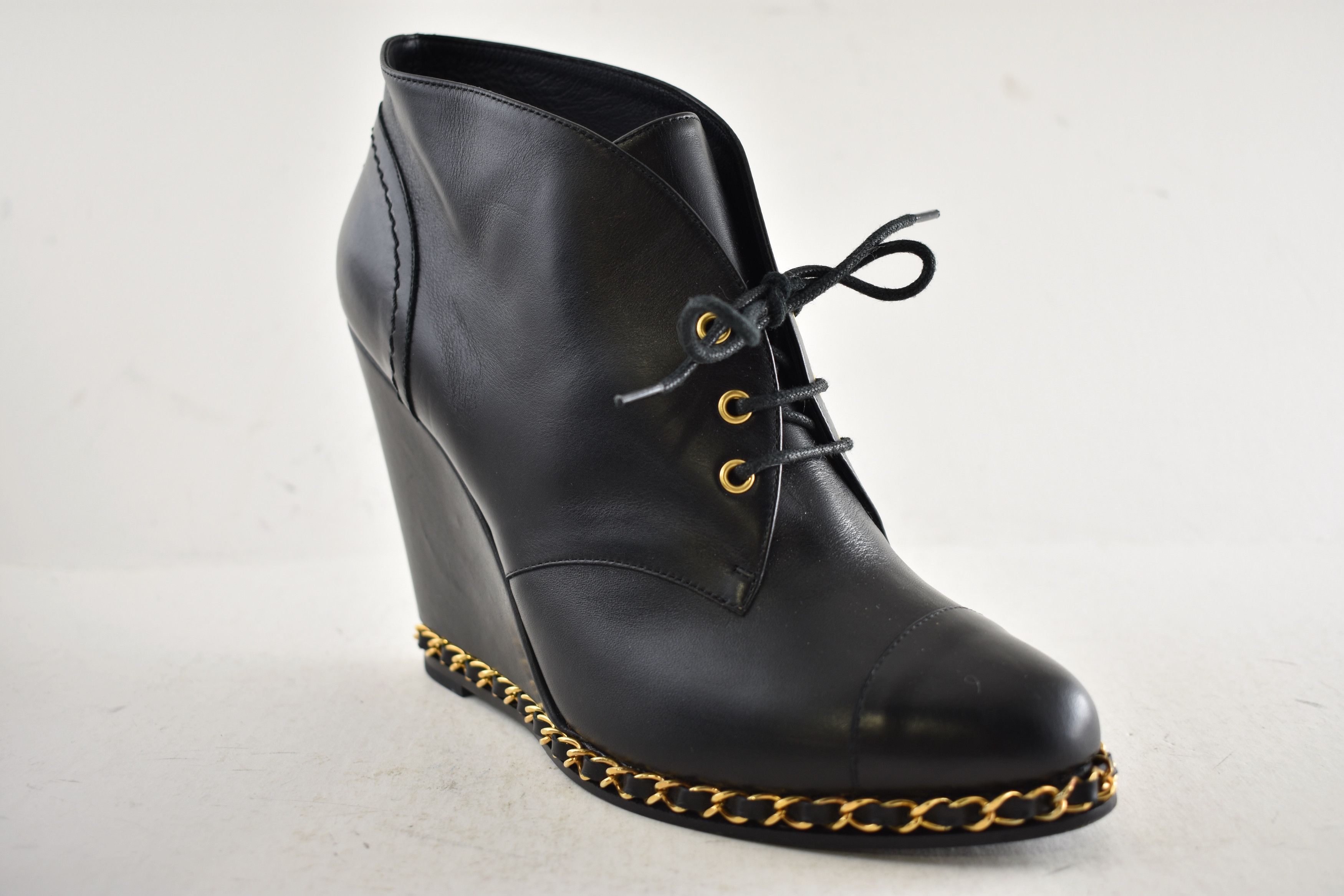 Chanel Leather Gold Chain Around CC Logo Ankle Wedge Boot 38.5 Size US 8.5 / IT 38.5 - 4 Thumbnail