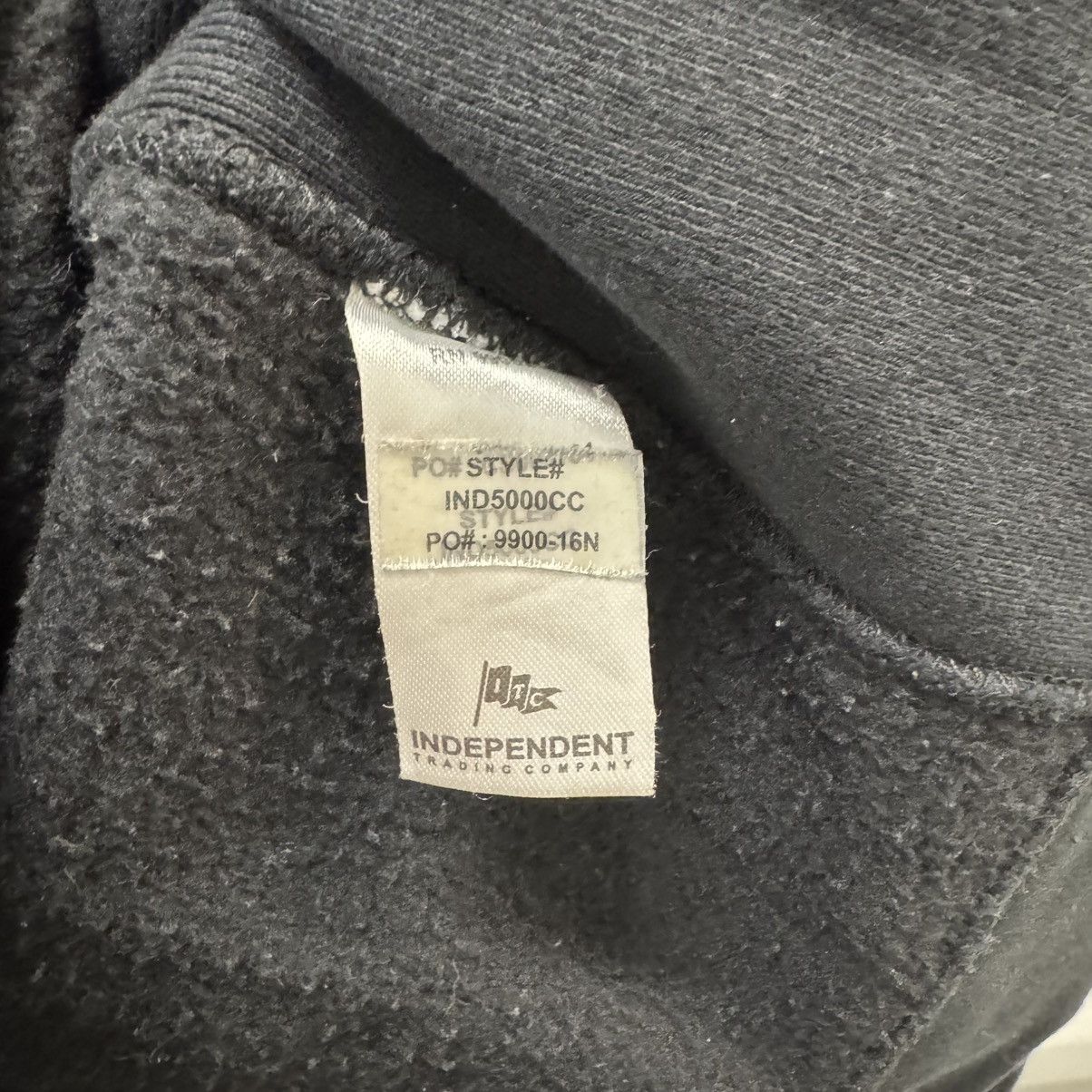 Pleasures Pleasures Old English Crewneck Size US M / EU 48-50 / 2 - 5 Thumbnail