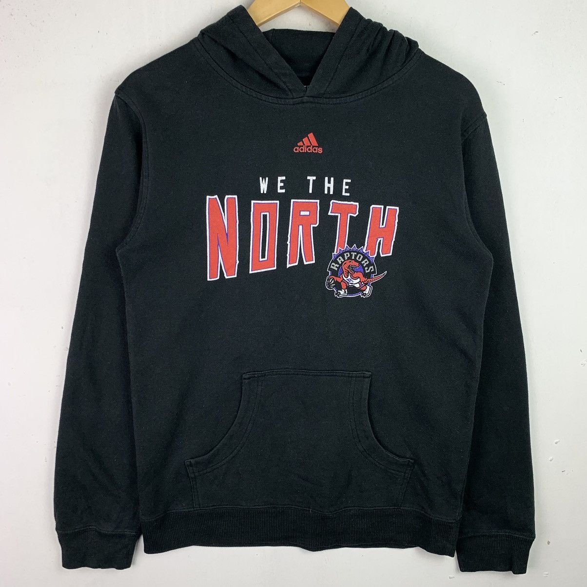 Adidas × Vintage Vintage Adidas Raptors Graphic Hoodie Size US L / EU 52-54 / 3 - 1 Thumbnail