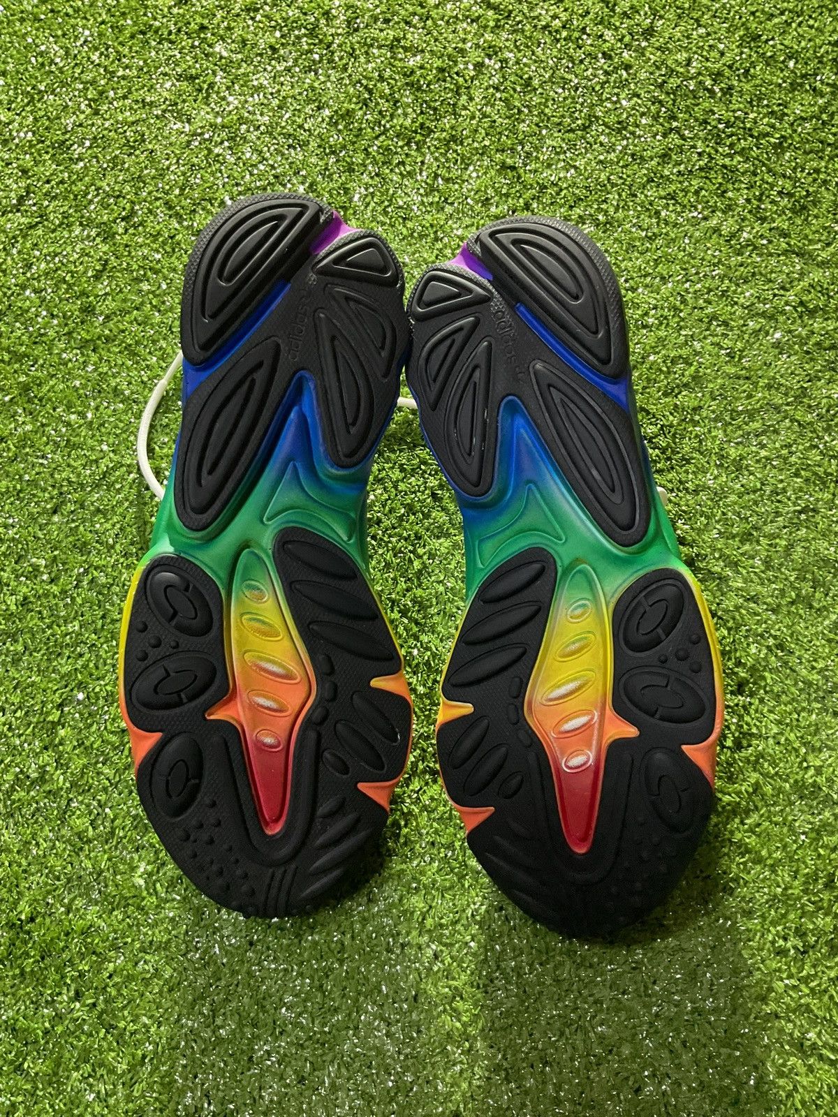 Adidas Adidas Ozweego Rainbow Trainers Size US 10 / EU 43 - 6 Thumbnail