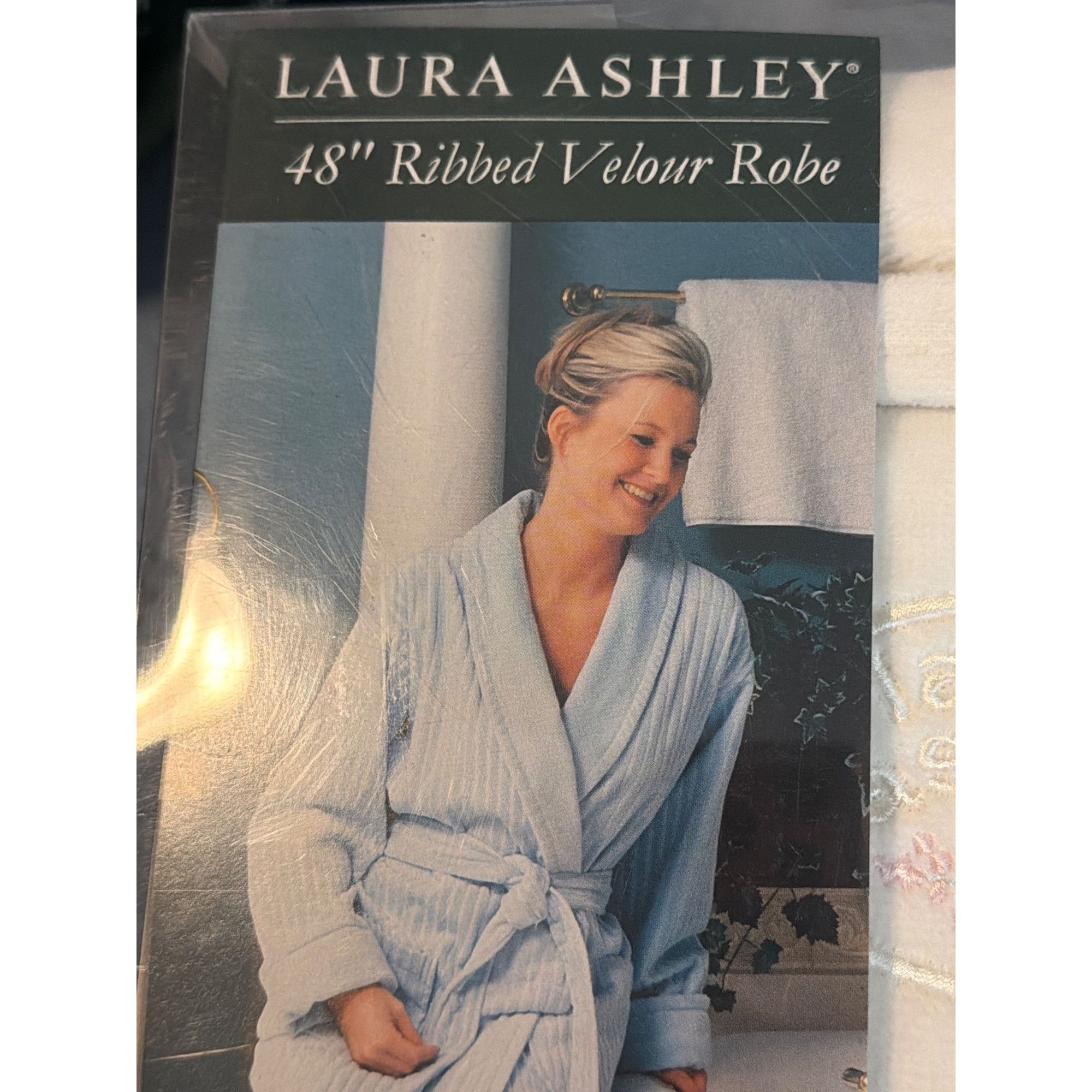 Laura Ashley Vintage Laura Ashley 48" Ribbed Velour Robe 100% Cotton Shaw Size ONE SIZE - 3 Thumbnail