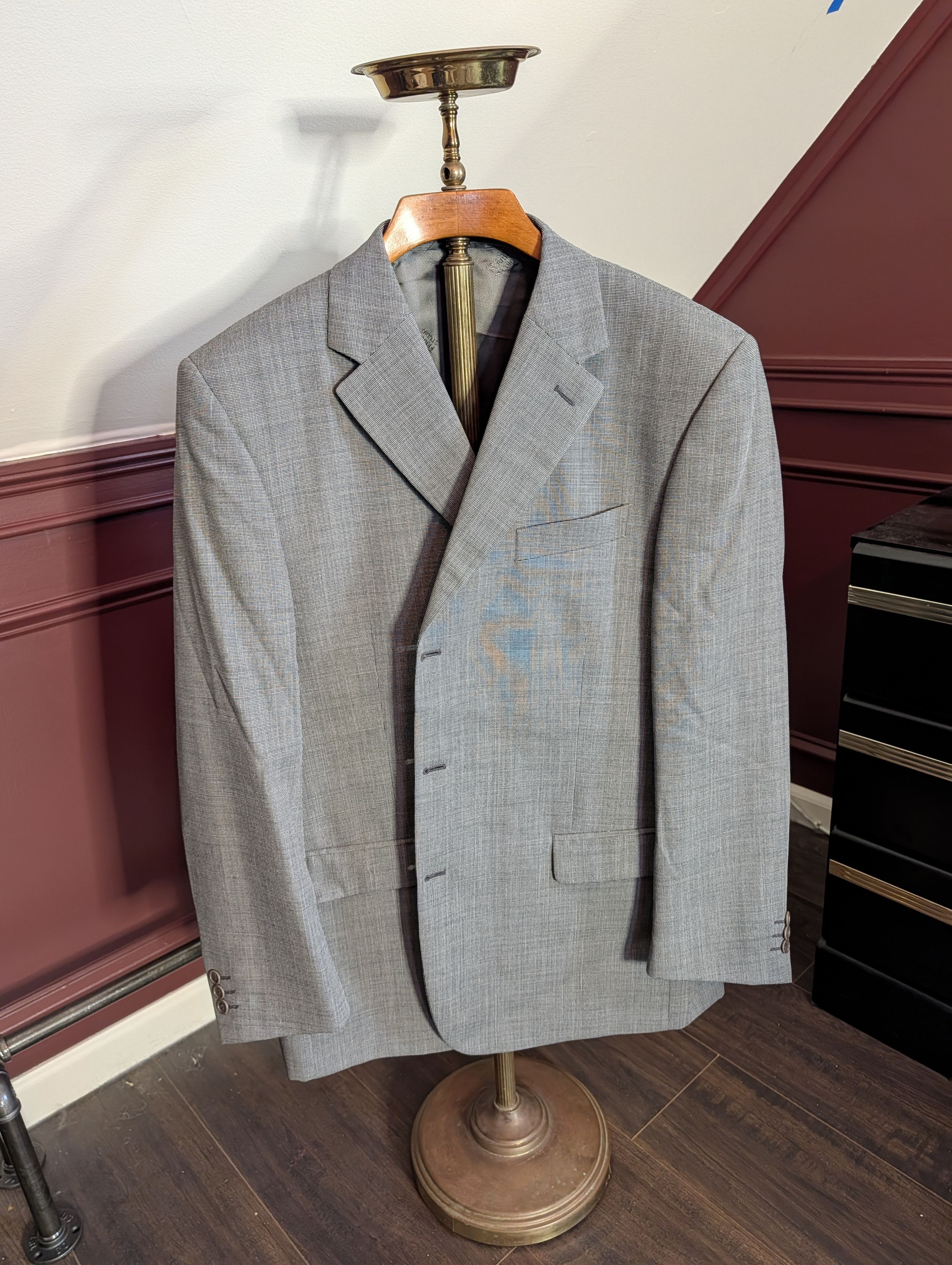 Gianfranco Ferre Hand tailored gray textured wool three button jacket Size 46L - 16 Thumbnail