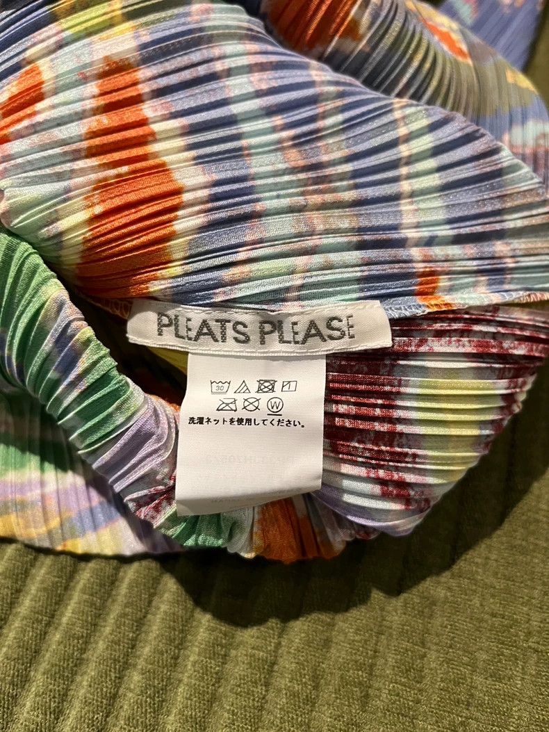 Issey Miyake Issey Miyake size:3 Yellow, red and blue pleated dress Size S / US 4 / IT 40 - 2 Thumbnail