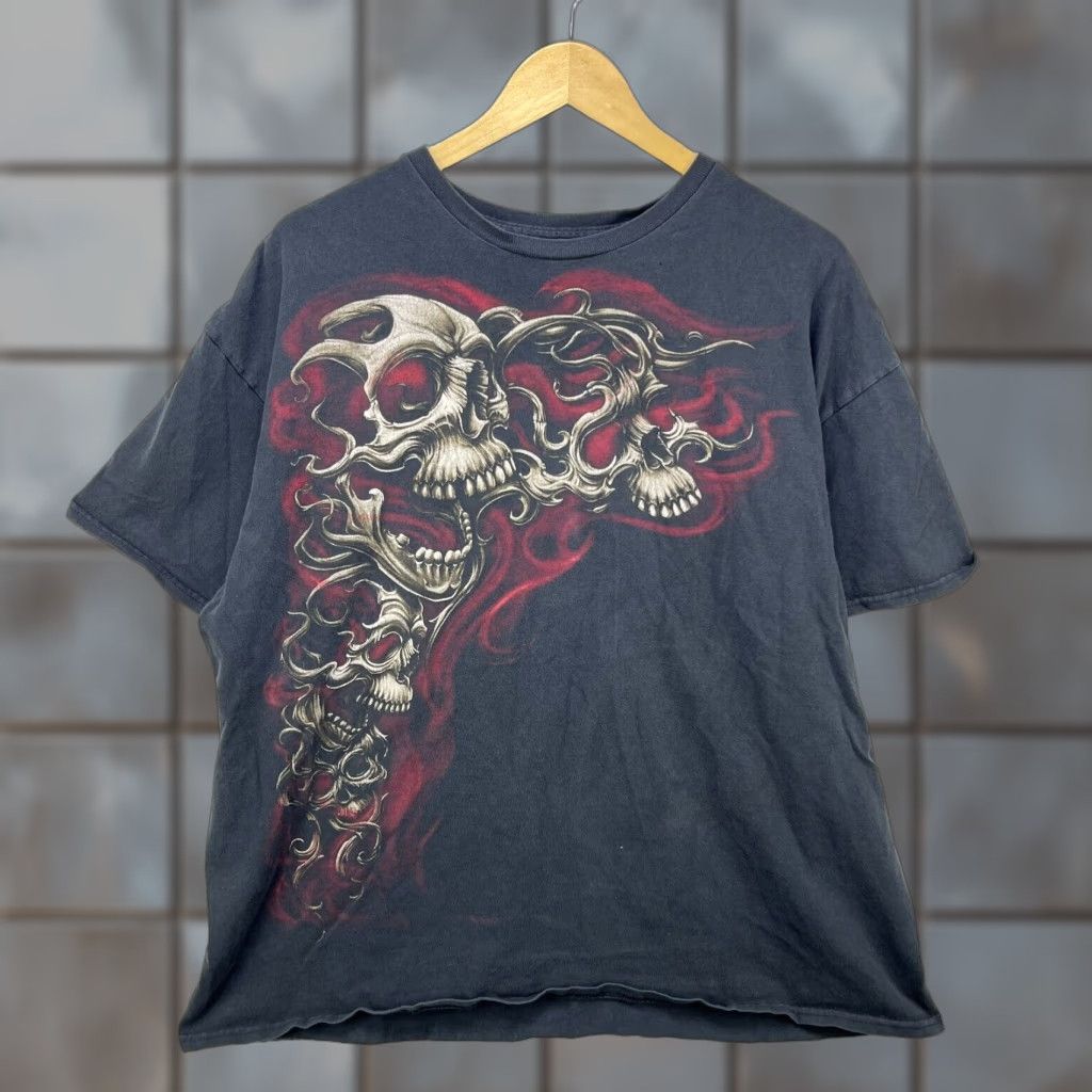 Vintage Vintage Y2K Skull Flames Skater Goth T Shirt XL Men Black Vintage Size US XL / EU 56 / 4 - 1 Thumbnail