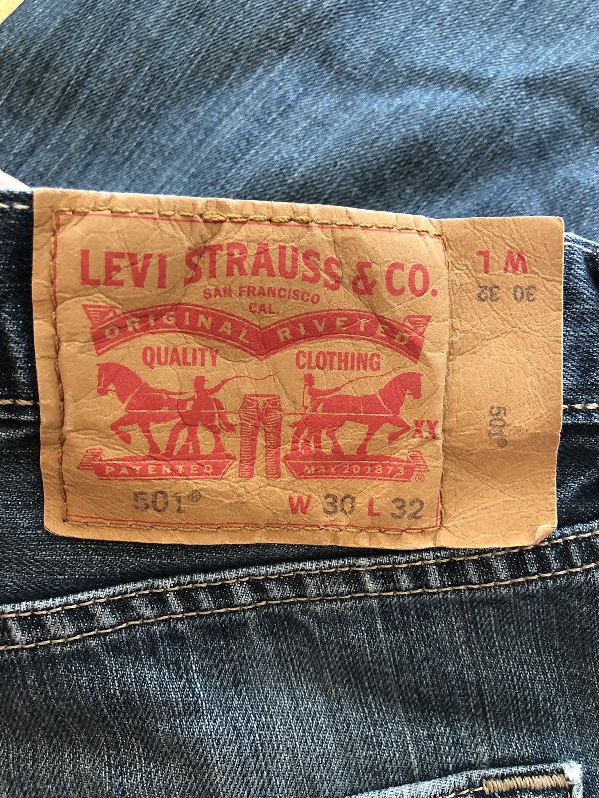 Levi's LEVI’S STRAUSS 501 CLASSIC VINTAGE DENIM JEANS PANTS Size US 30 / EU 46 - 3 Thumbnail
