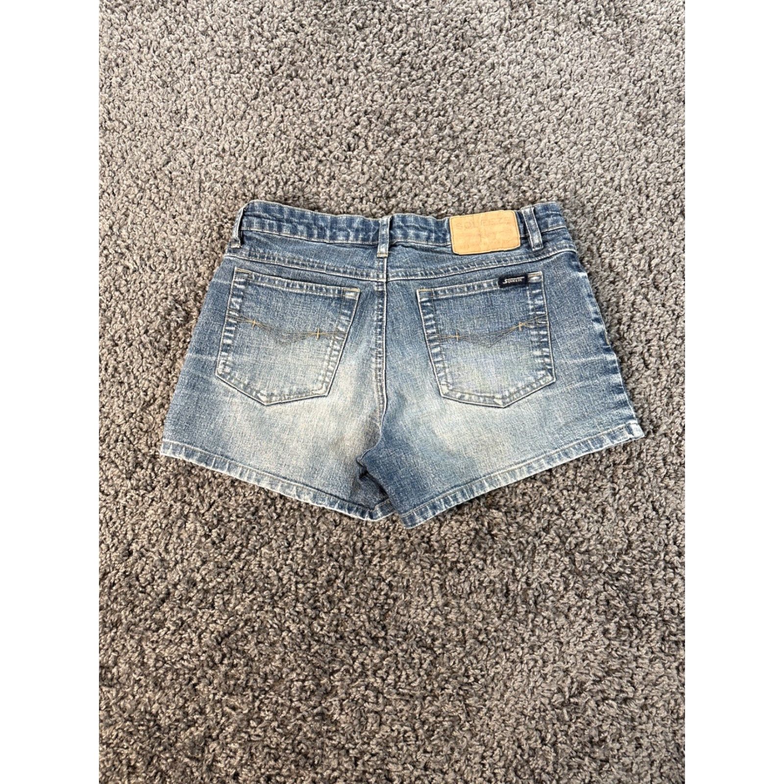 Vintage VINTAGE Squeeze Shorts Denim Light Wash 28 Womens Cotton Pockets Y2K Whiskered Cut-Off Streetwear Womens 28 Blue Size 28" / US 6 / IT 42 - 6 Thumbnail