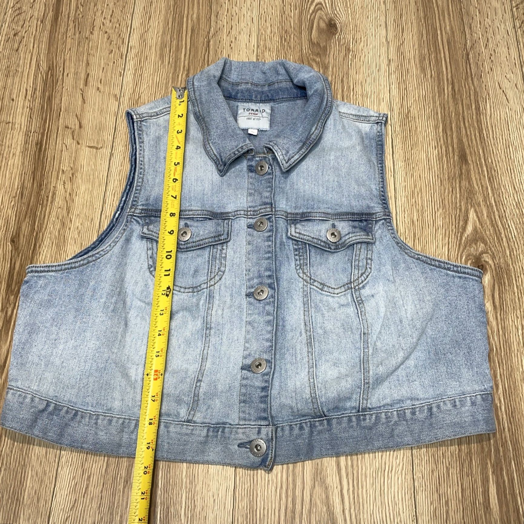Torrid VINTAGE Torrid Plus Size 2 Distressed Stretch Denim Vest Blue Womens Size XS / US 0-2 / IT 36-38 - 4 Thumbnail