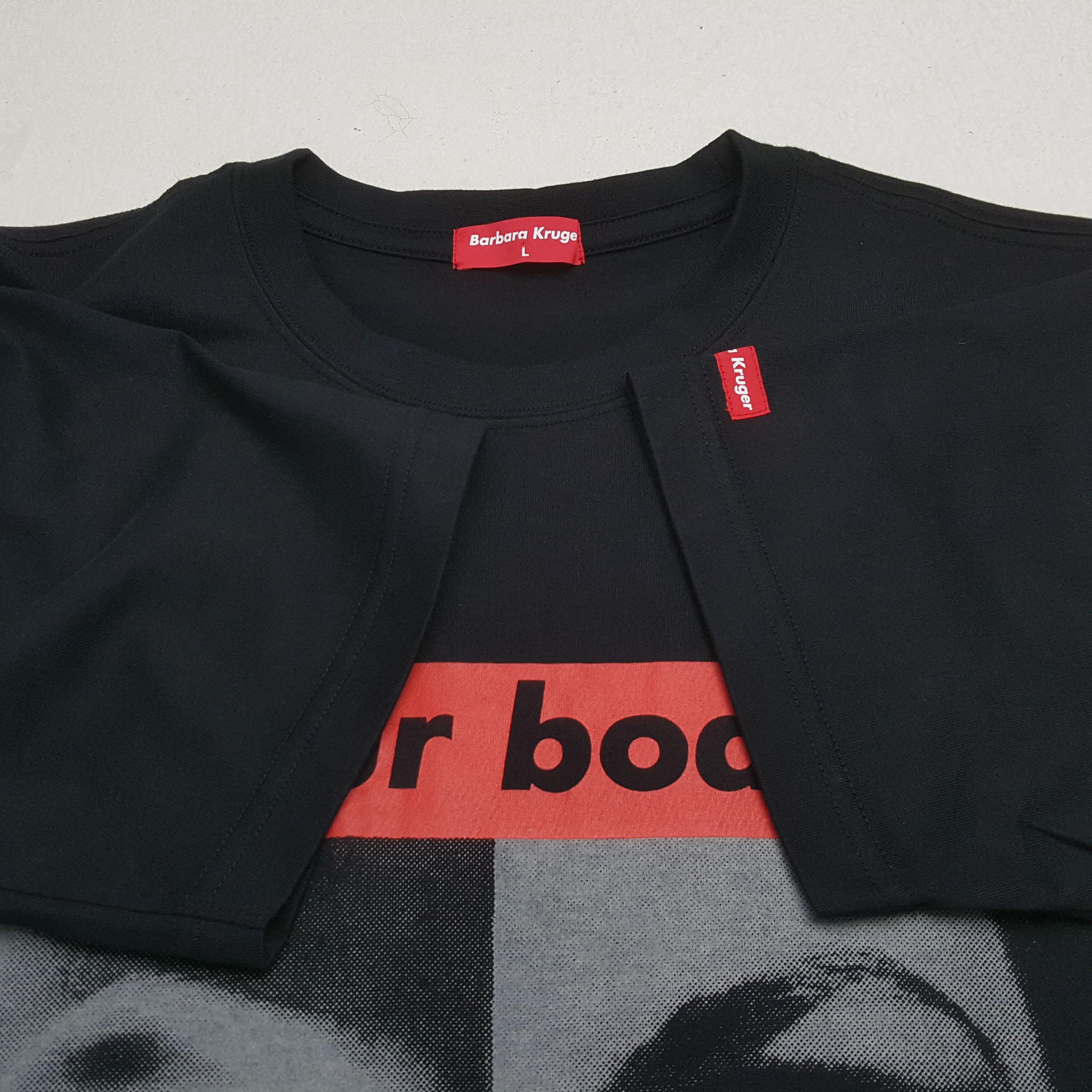 Barbara Kruger × Vintage Vintage BARBARA KRUGER American Art Artist T-Shirt Size US L / EU 52-54 / 3 - 8 Thumbnail