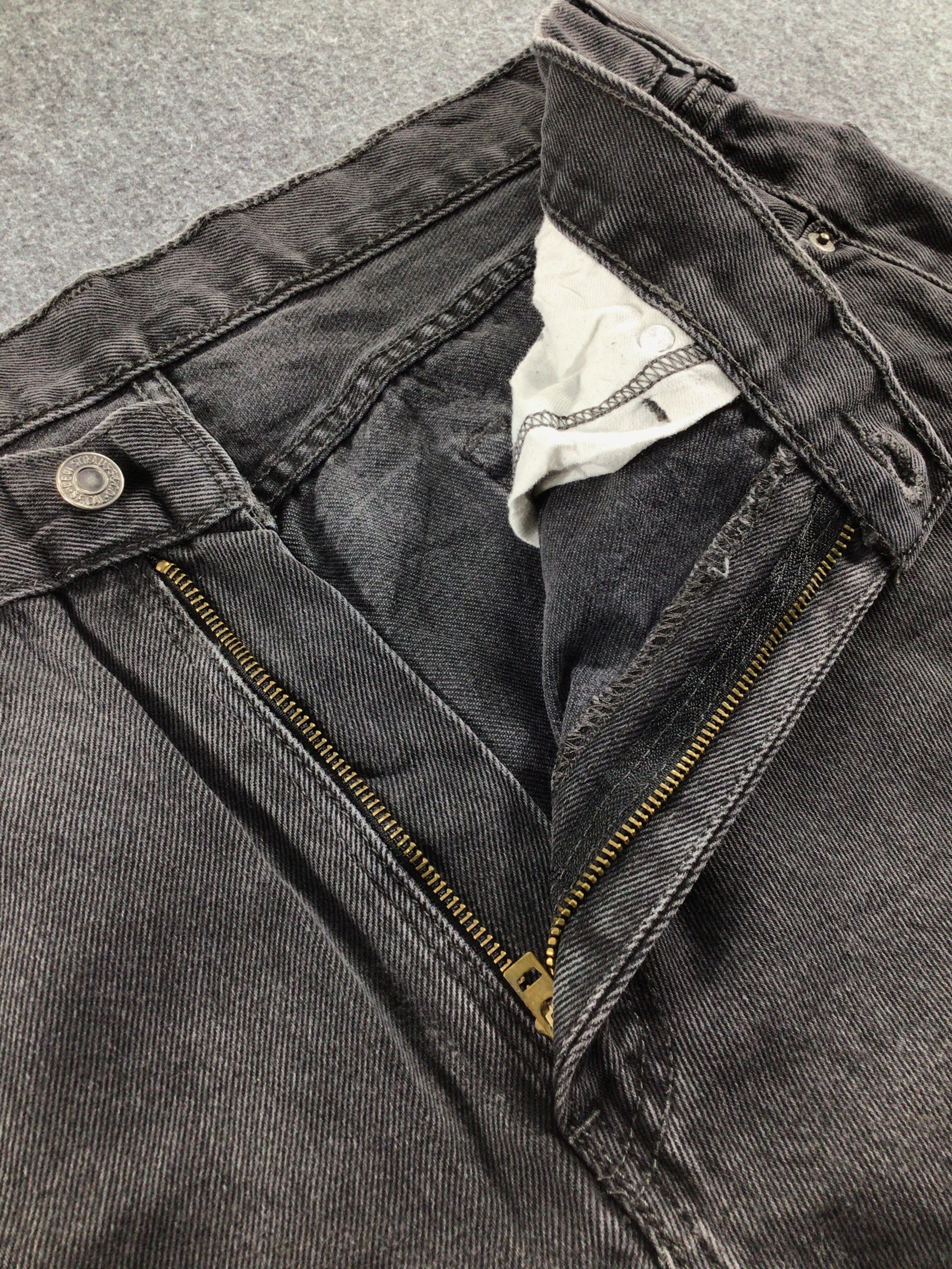 Levi's Vintage Levis 505 Jeans Levi's Faded Black -J547 Size US 35 - 7 Thumbnail