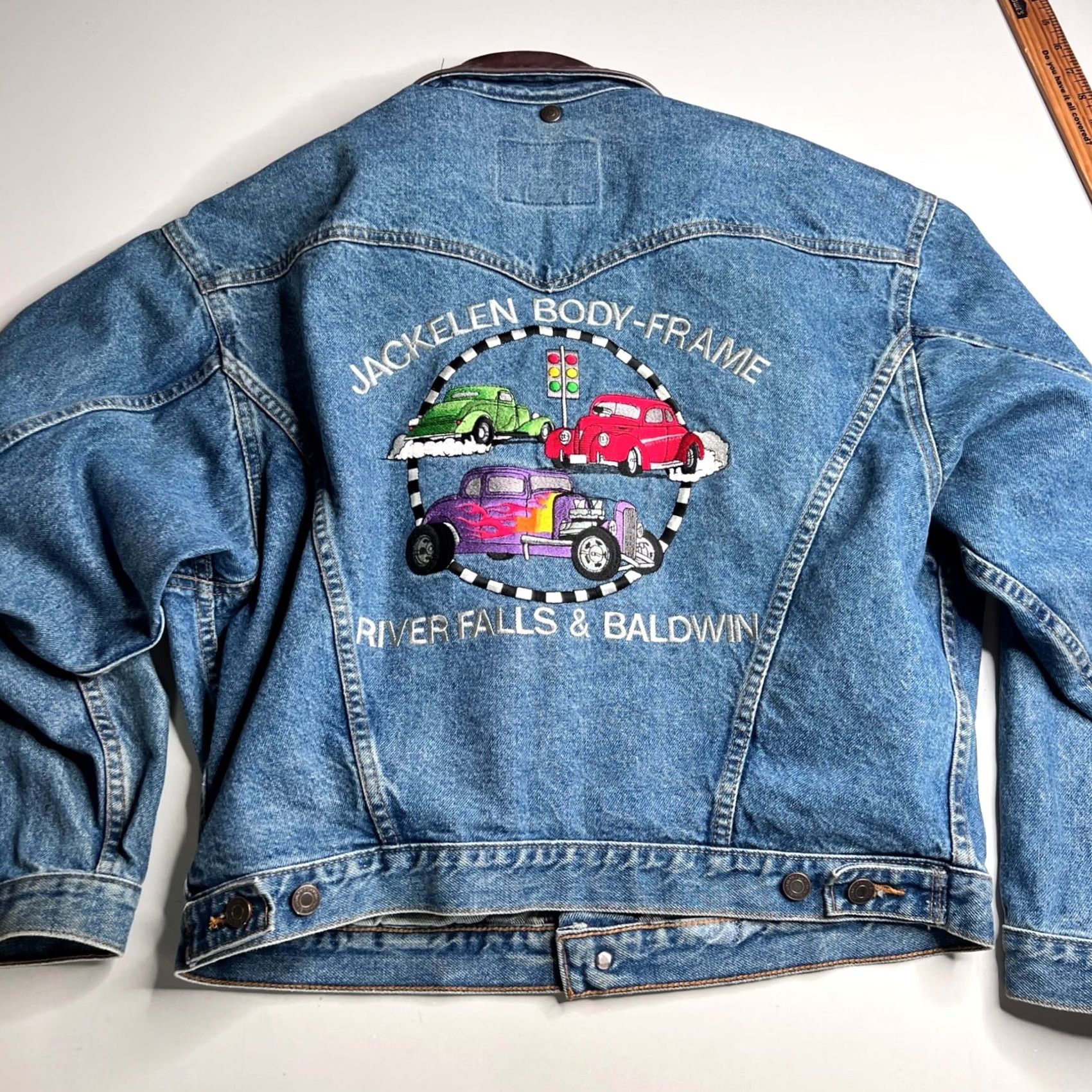 Vintage VINTAGE International Denim ID Wear Trucker Jacket Leather Collar Embroidered Geometric Mickey? Size US M / EU 48-50 / 2 - 3 Thumbnail