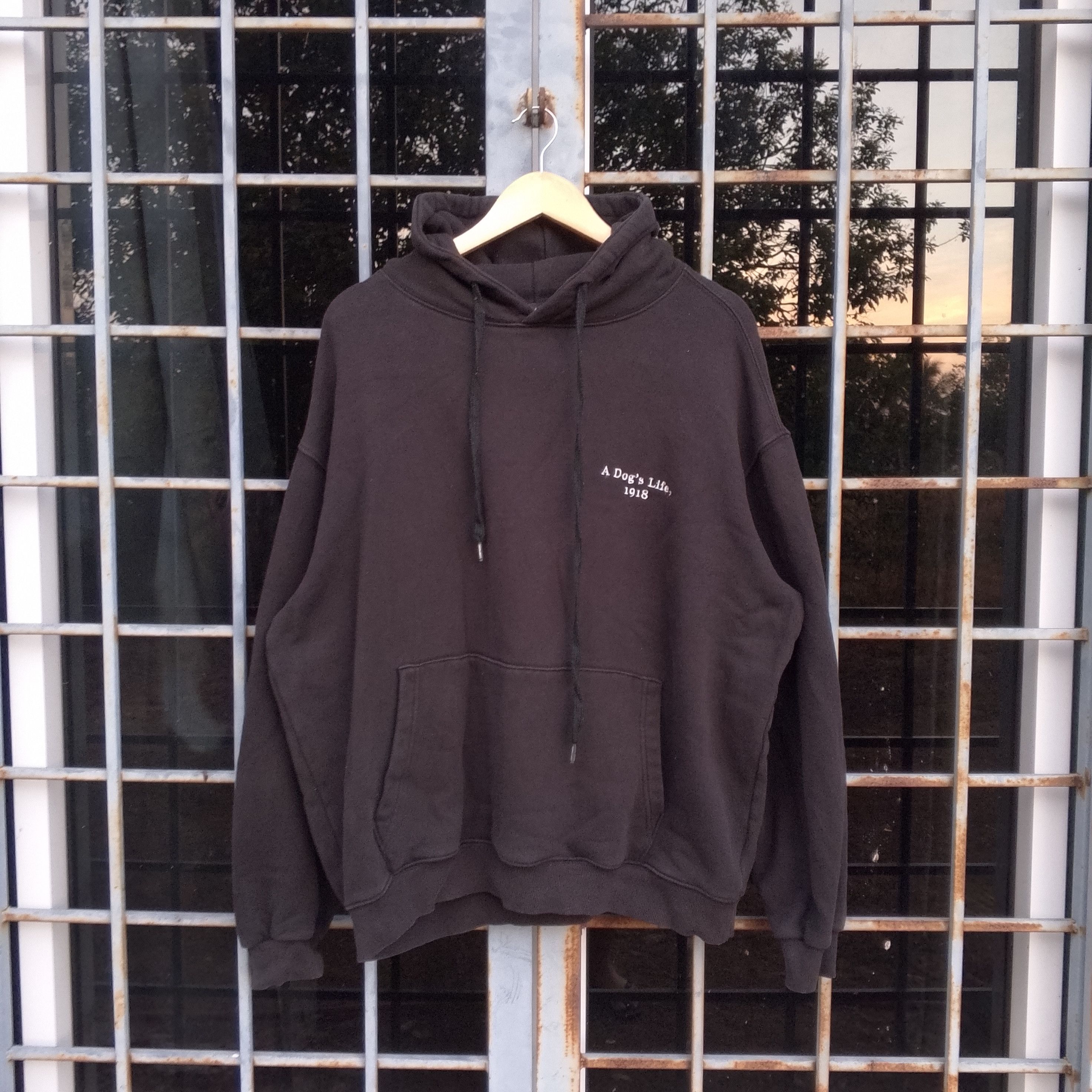Vintage Charlie Chaplin Potret A Dog's Life Boxy Cut Pullover Hoodie Size US XL / EU 56 / 4 - 2 Thumbnail