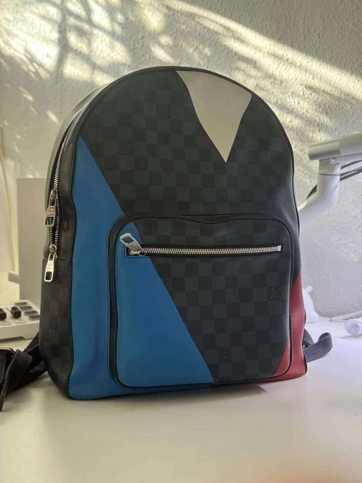 louis vuitton backpack americas cup World Apollo World Cup Capsule Collection E graphic edge to a piece thats as functional as it is stylish. Louis Vuitton Americas Cup |