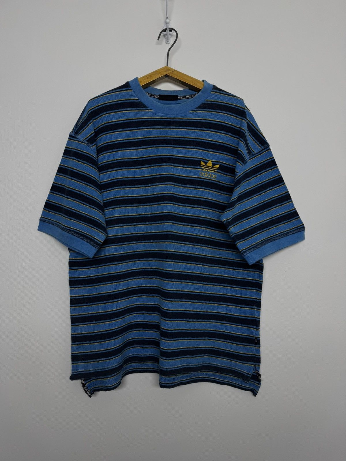 Adidas 80s adidas boarder logo t shirts y2k Size US L / EU 52-54 / 3 - 1 Thumbnail