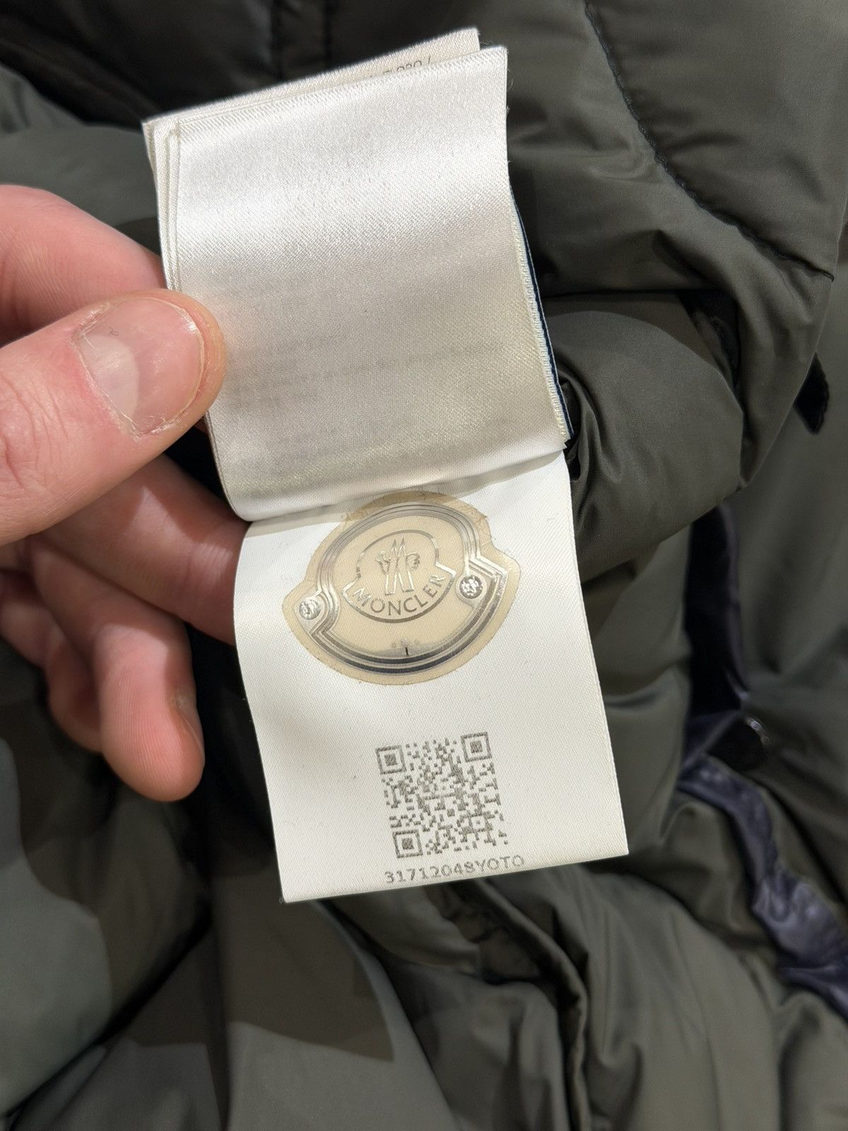 Moncler Moncler Stephan Giubbotto - Navy Size US L / EU 52-54 / 3 - 14 Thumbnail