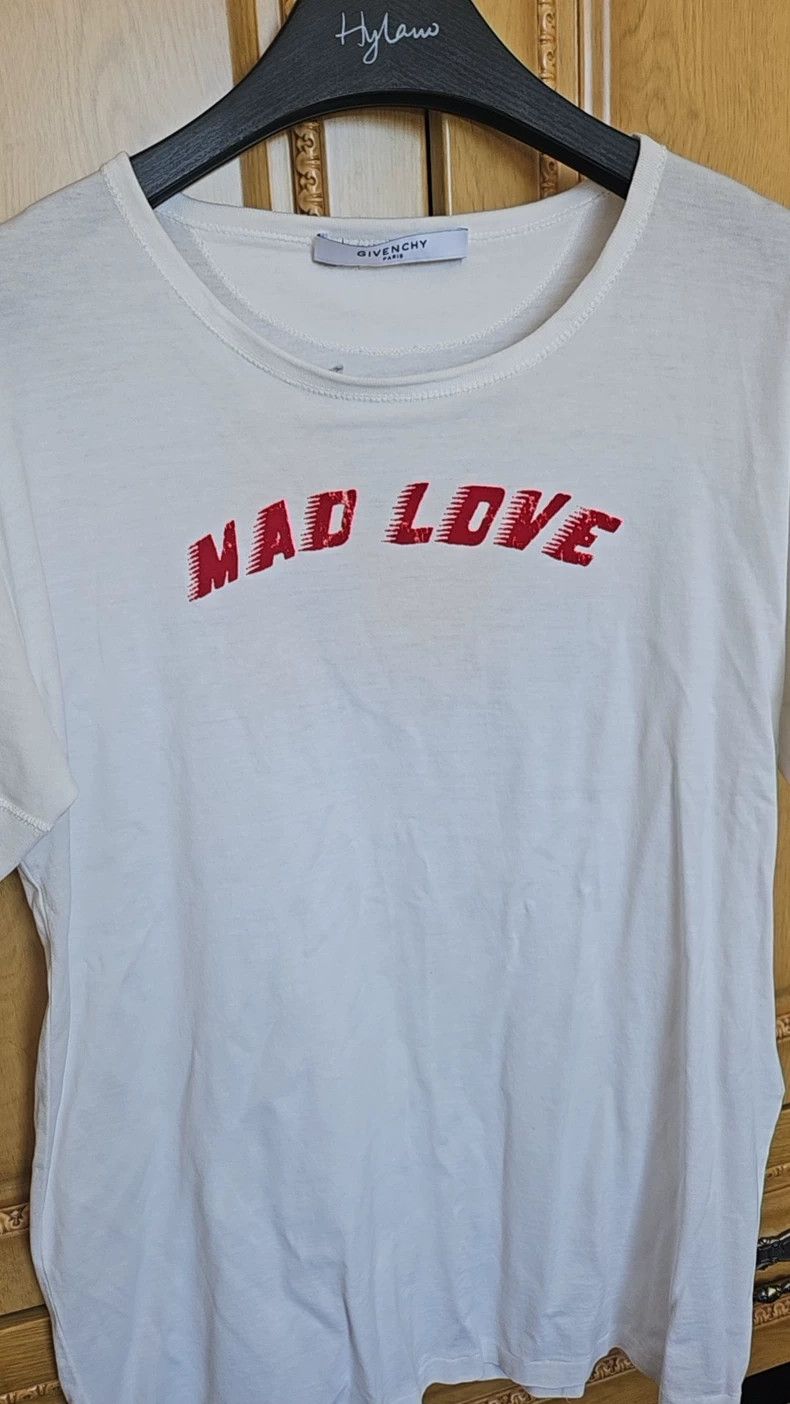 Givenchy Givenchy MAD LOVE Lettering Printed Short Sleeve T-Shirt Size US S / EU 44-46 / 1 - 1 Thumbnail