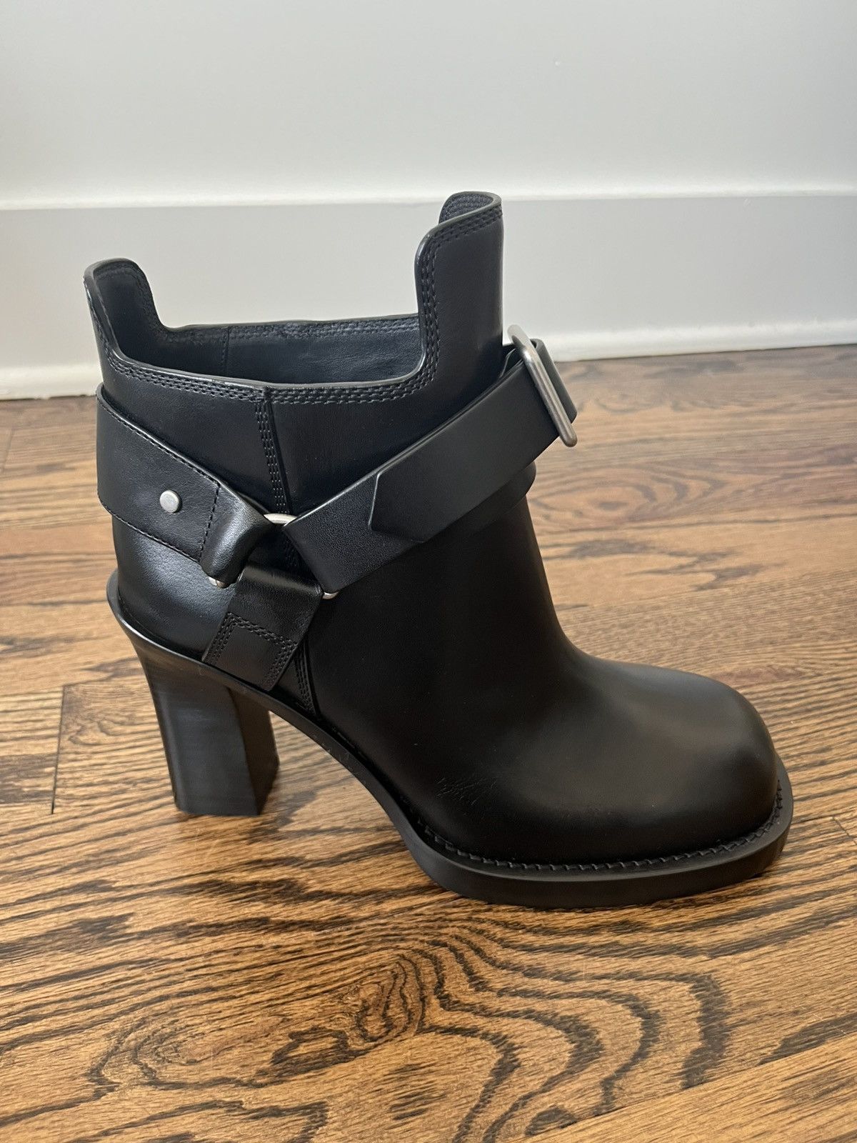 Burberry Burberry Leather Stirrup Low Boots Size US 9.5 / IT 39.5 - 10 Thumbnail