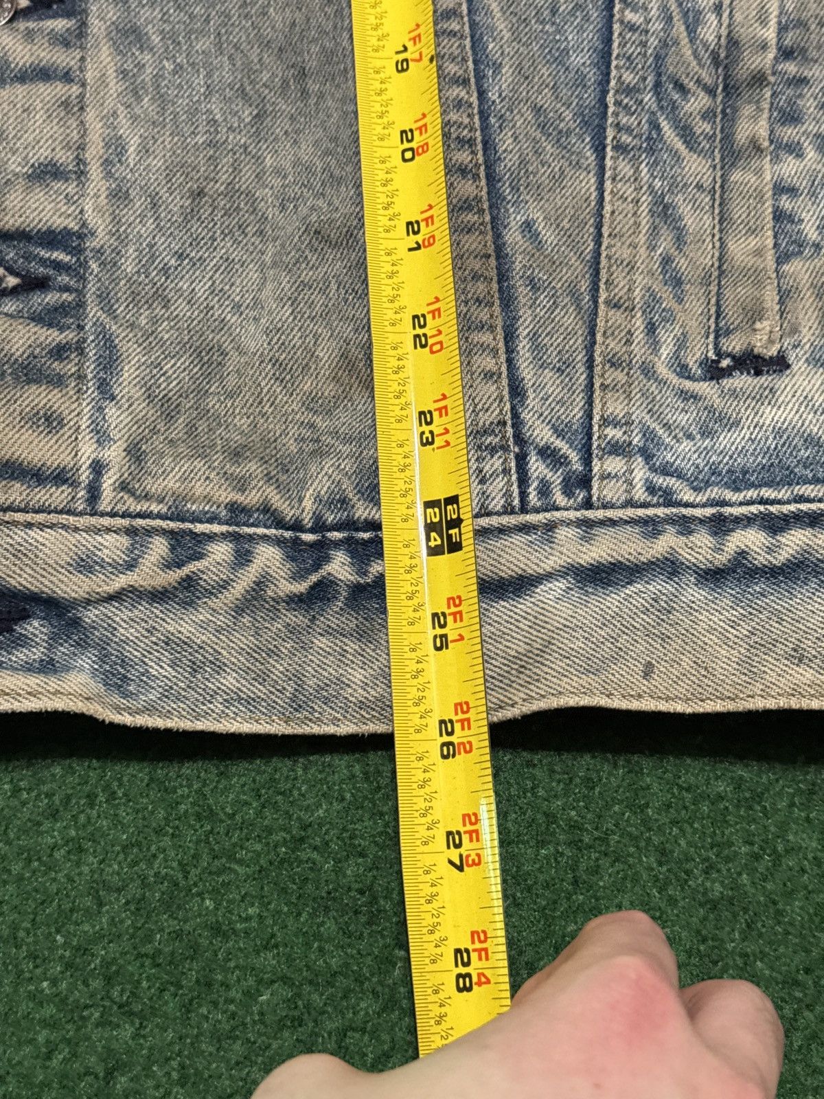 Levi's Vintage Clothing Vintage 80s Levi’s Denim Trucker Jacket Large Distressed Size US L / EU 52-54 / 3 - 9 Thumbnail