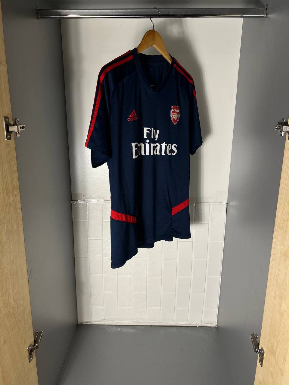 Adidas VINTAGE ADIDAS FC ARSENAL LONDON ENGLAND SOCCER JERSEY RETRO Size US XL / EU 56 / 4 - 3 Thumbnail