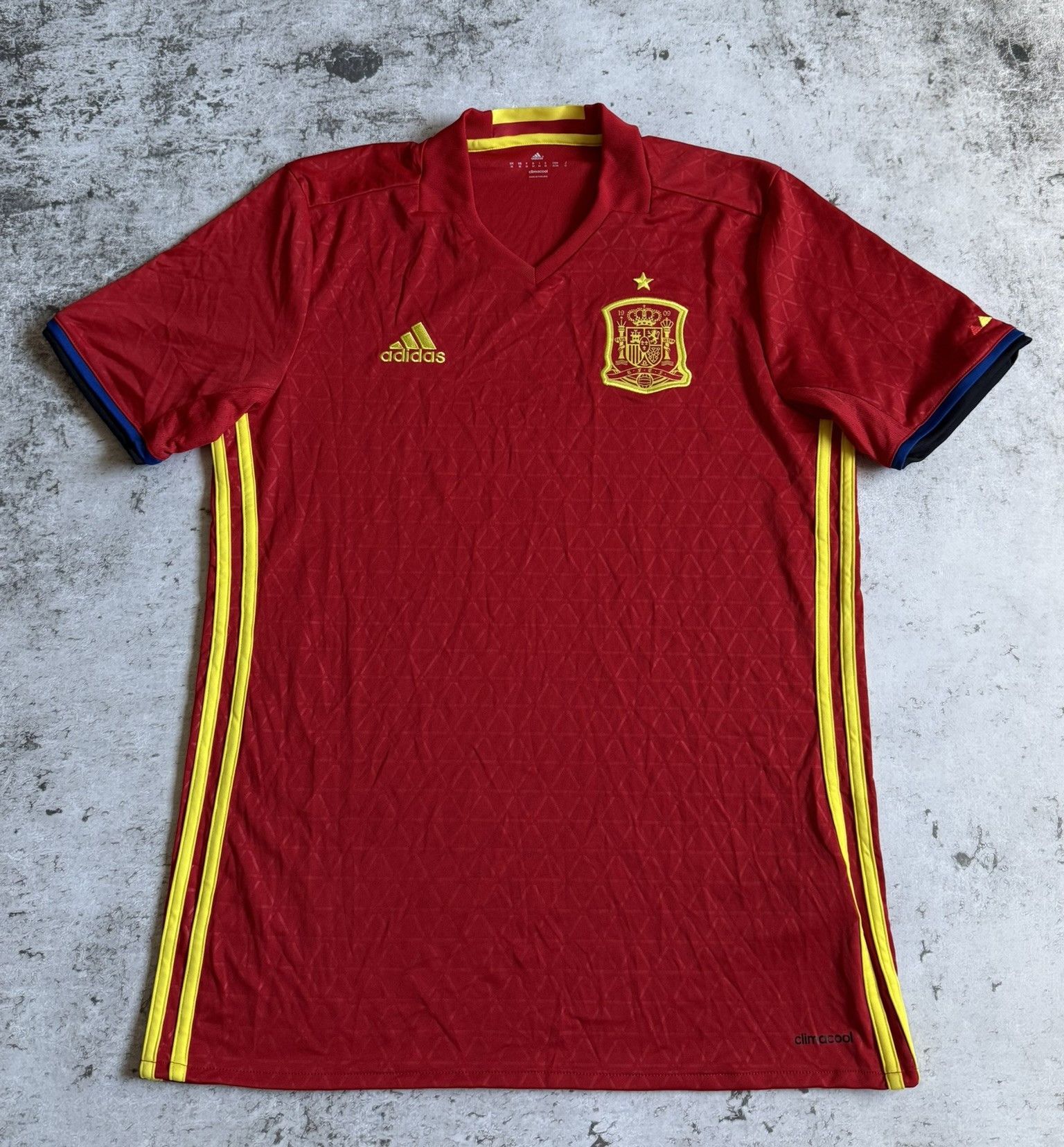 Adidas SPAIN 2016 2017 FOOTBALL SHIRT JERSEY ADIDAS MEN RED SIZE M Size US M / EU 48-50 / 2 - 1 Thumbnail
