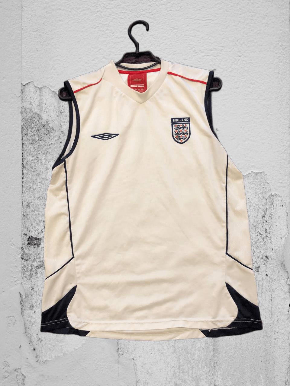 Umbro Vintage Streetwear T-Shirt Jerseys Umbro England football Size US L / EU 52-54 / 3 - 1 Thumbnail