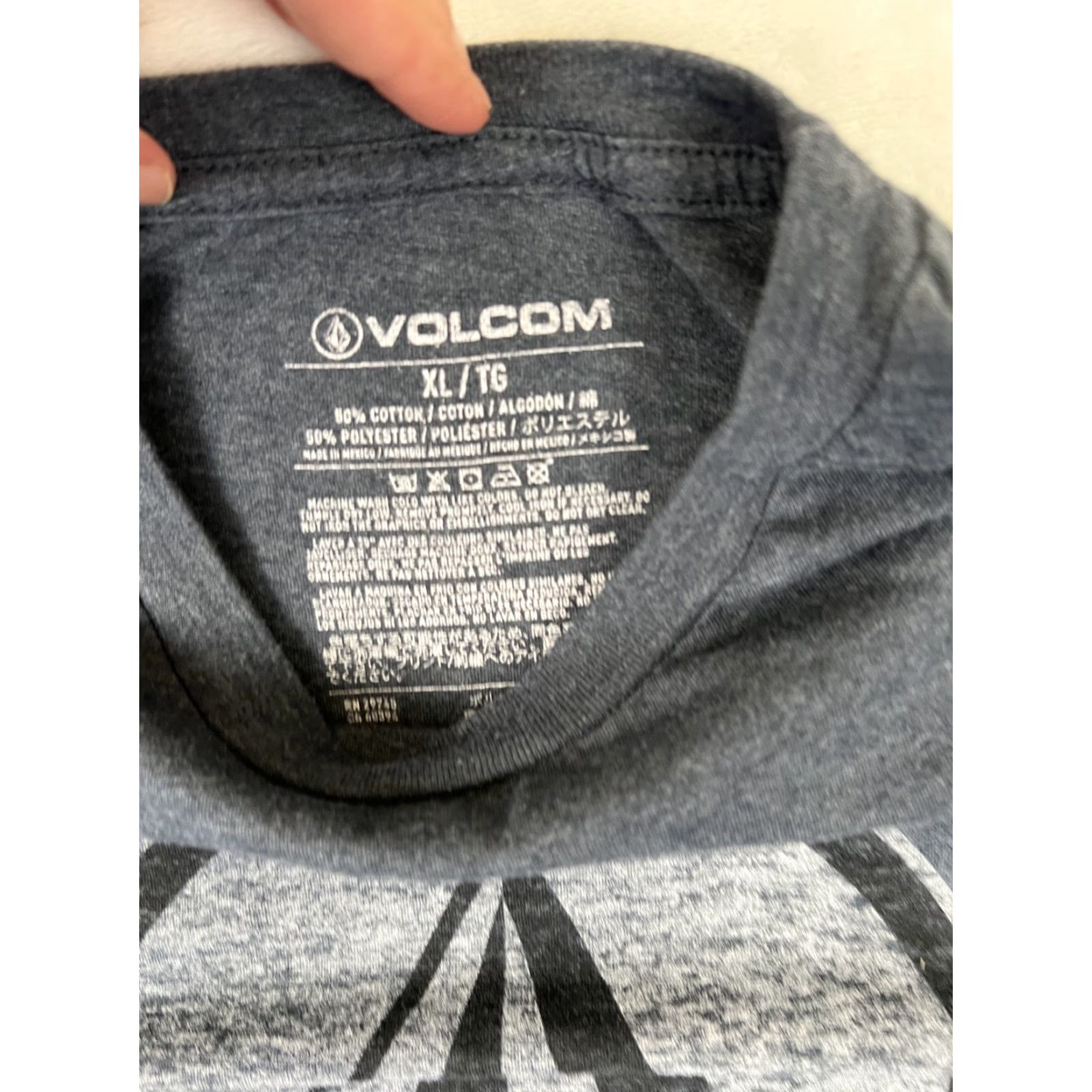 Volcom VINTAGE Volcom T-Shirt Long Sleeve XL Gray Stone Logo Skate Streetwear Y2K Men Men’s Shirts XL Gray Stone Logo 2000s Size US XL / EU 56 / 4 - 5 Thumbnail