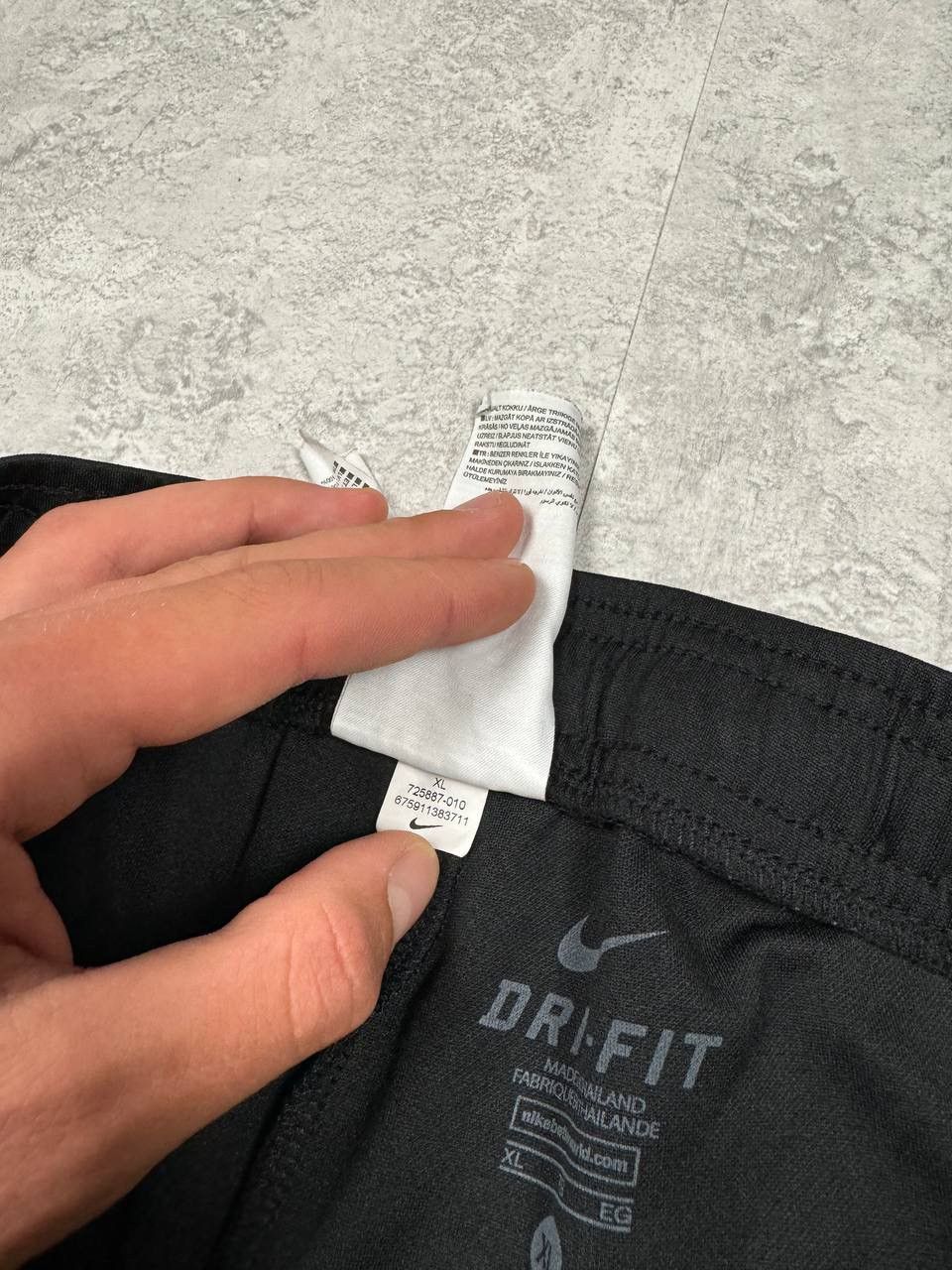 Nike Nike Black Shorts Dri Fit Size XL Size US 35 - 7 Thumbnail