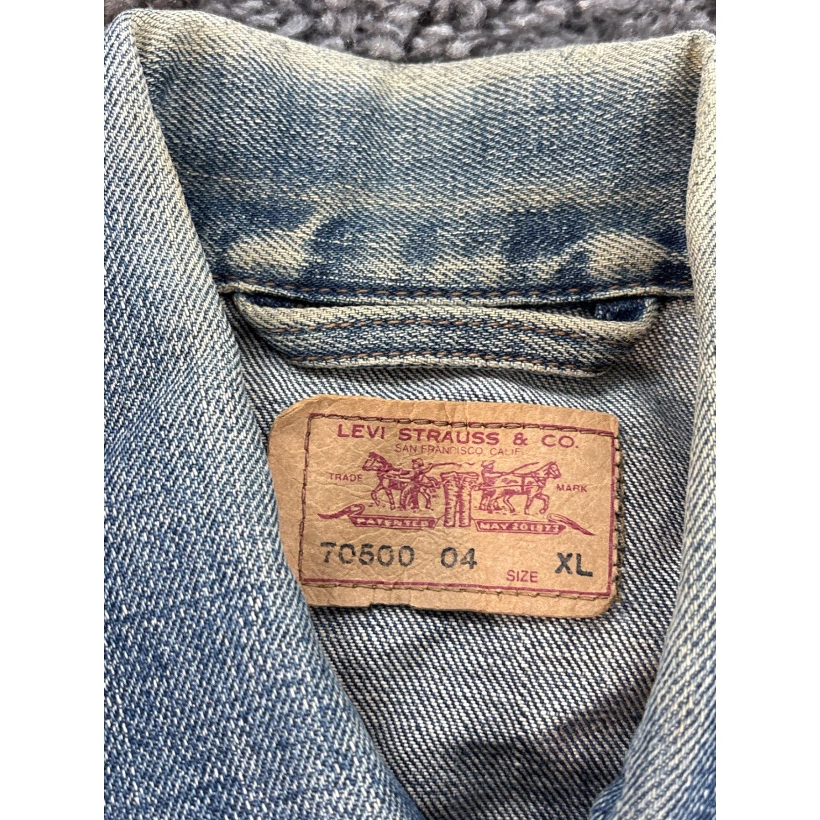 Levi's VINTAGE Levi’s Denim Jacket Mens XL 70500 04 Jean Trucker Distressed Whiskered Denim Jacket Blue Slim Regular Men Leather? (Note: placeholder) Size US 36 / EU 52 - 4 Thumbnail