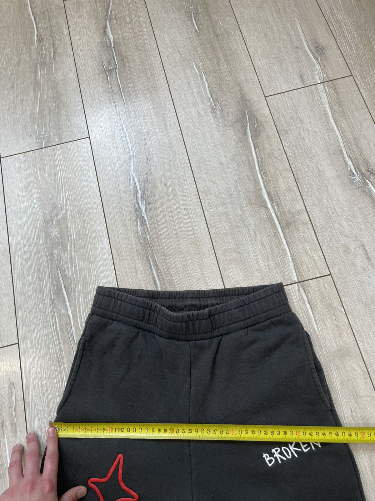 Broken Planet Broken Planet Market sweatpants size S Size US 30 / EU 46 - 8 Thumbnail