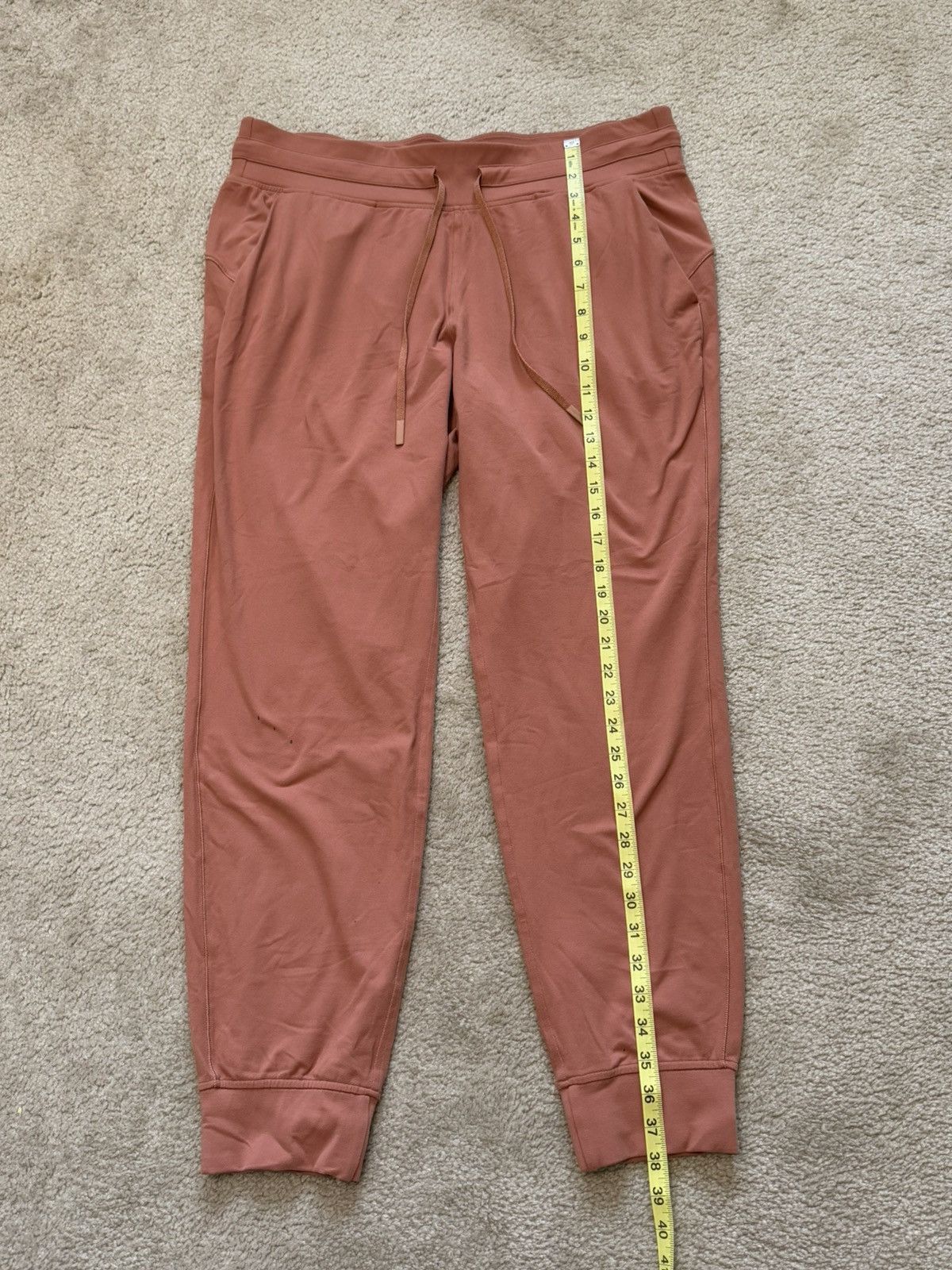 Lululemon Lululemon Cuffed Joggers Size XL Size 40" / US 18 - 3 Thumbnail