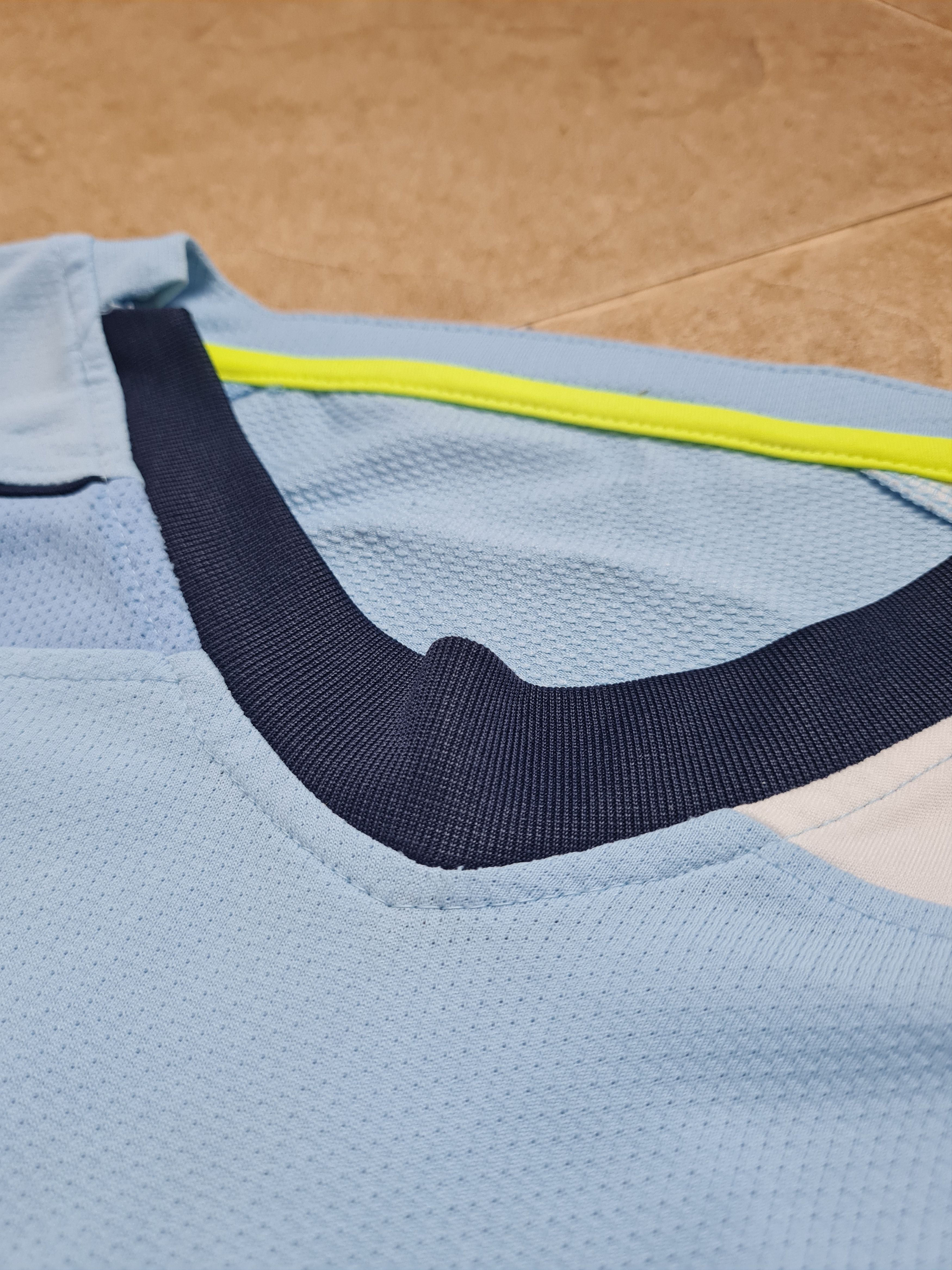 Le Coq Sportif Manchester City 08/09 #2 Richards Le Coq Sportif Thomas Cook Size US XL / EU 56 / 4 - 9 Thumbnail