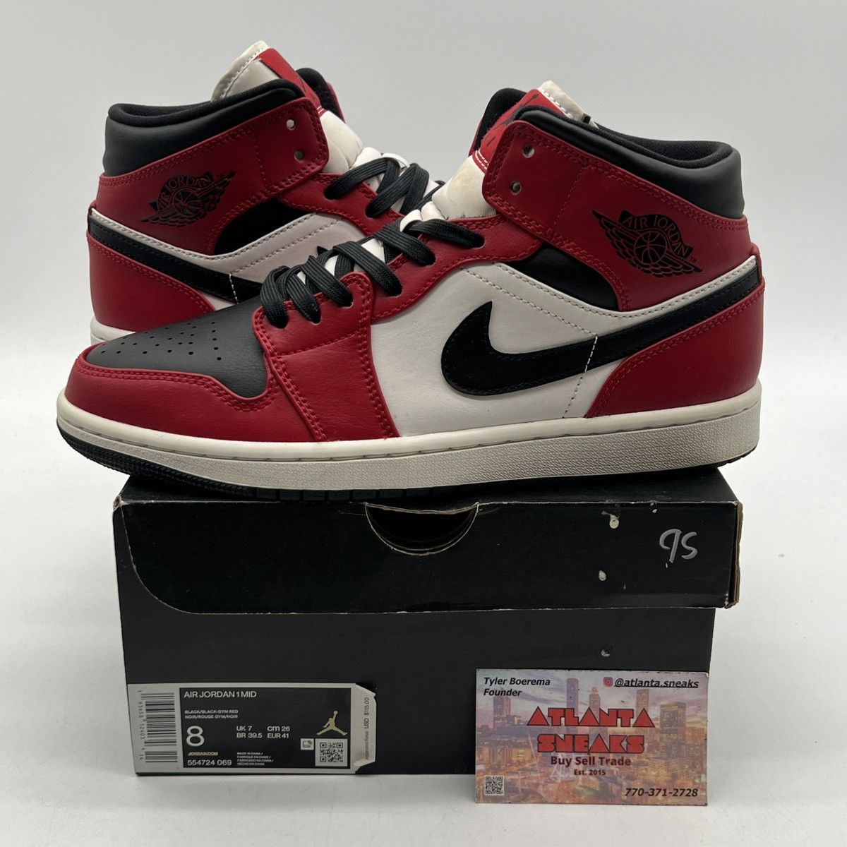 Nike Air Jordan 1 mid Chicago black toe Size US 8 / EU 41 - 1 Thumbnail