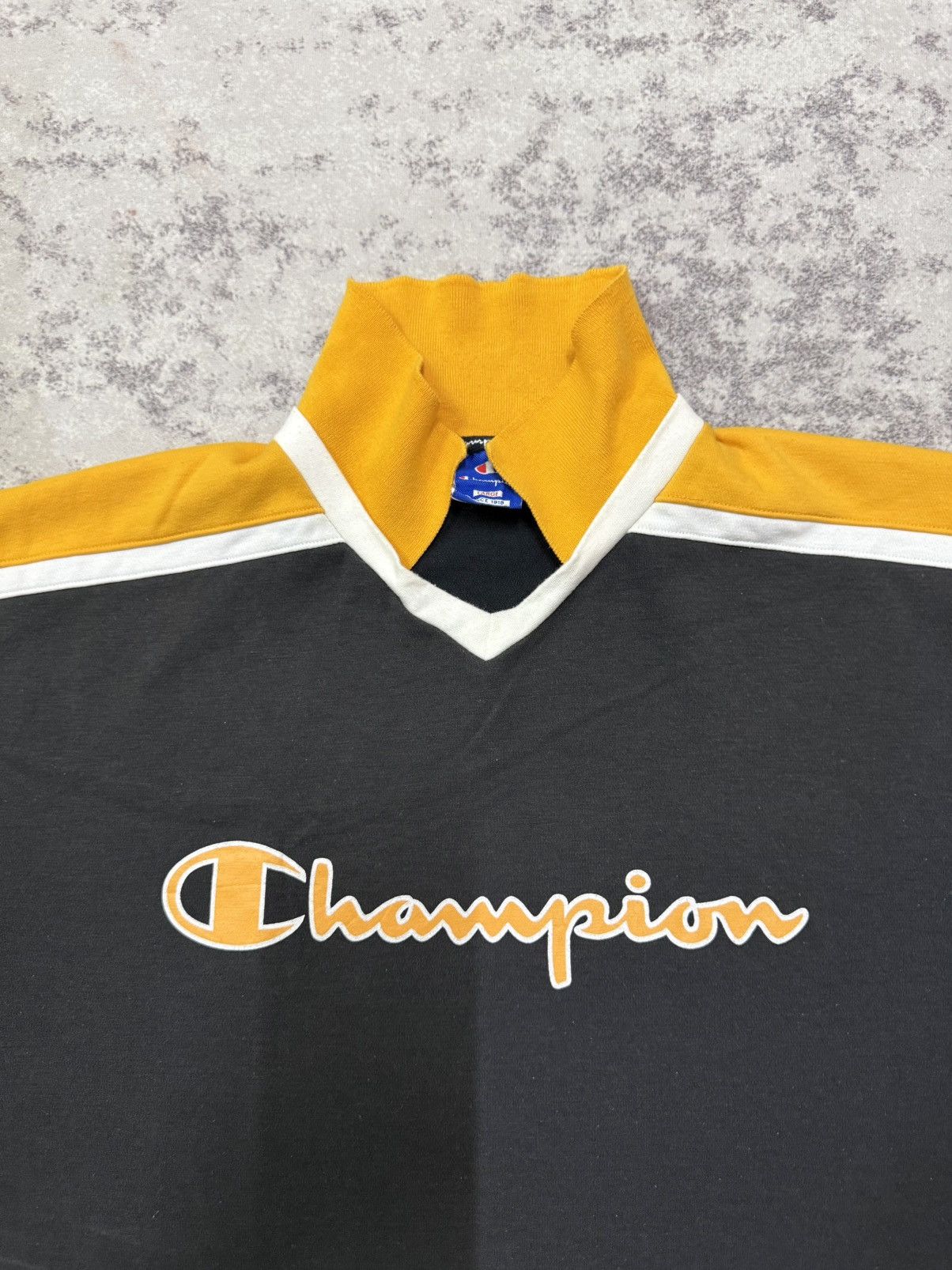 Champion Vintage Champion Spellout Logo Vneck Shortsleeve Tshirt Size US L / EU 52-54 / 3 - 4 Thumbnail
