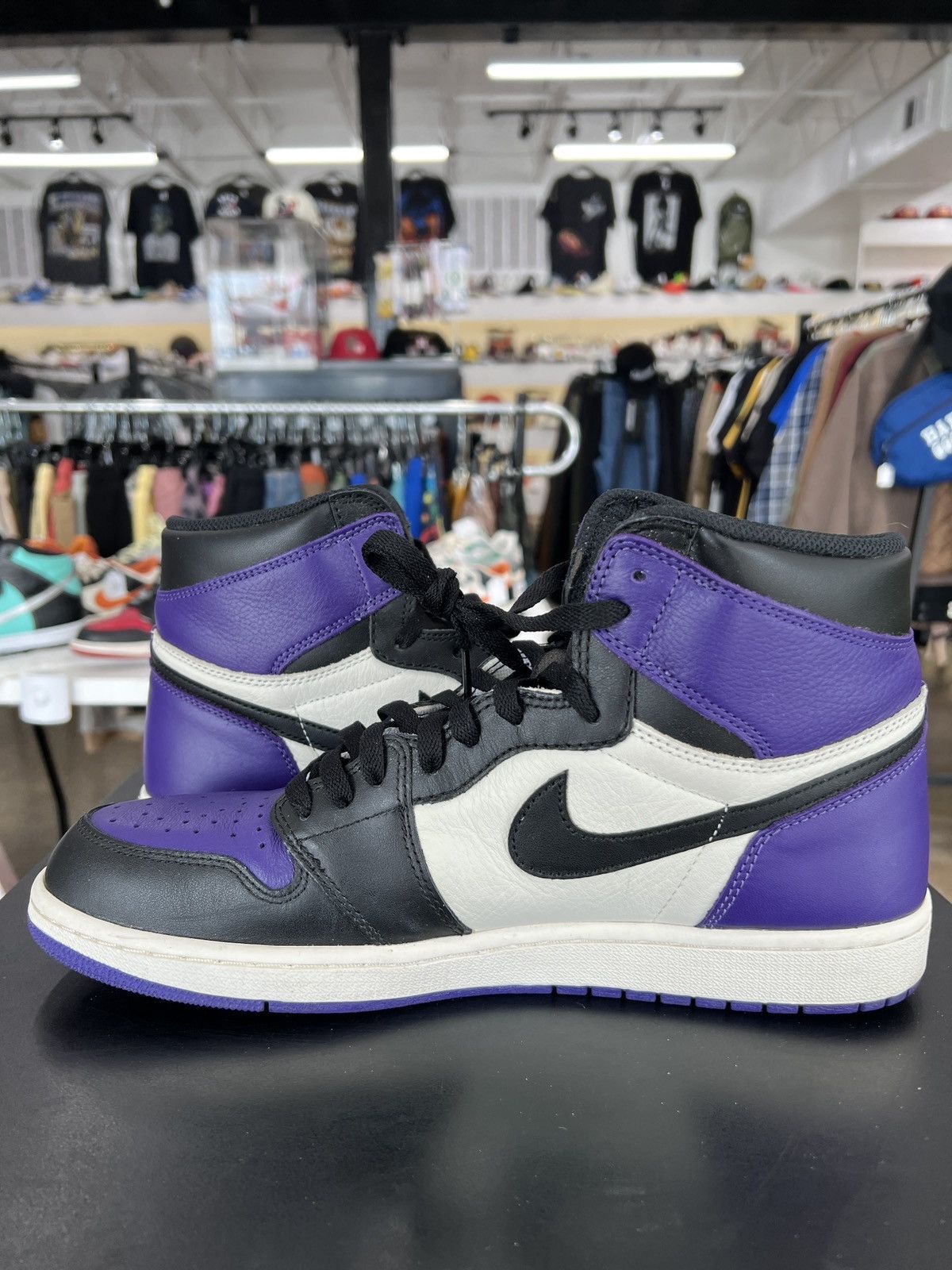 Jordan Brand × Nike Air Jordan 1 Court Purple Sz. 13 (2018) Size US 13 / EU 46 - 3 Thumbnail