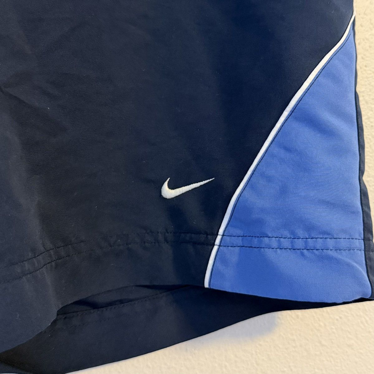 Nike vtg y2k two tone blue nike athletic shorts large *read Size US 38 / EU 54 - 3 Thumbnail