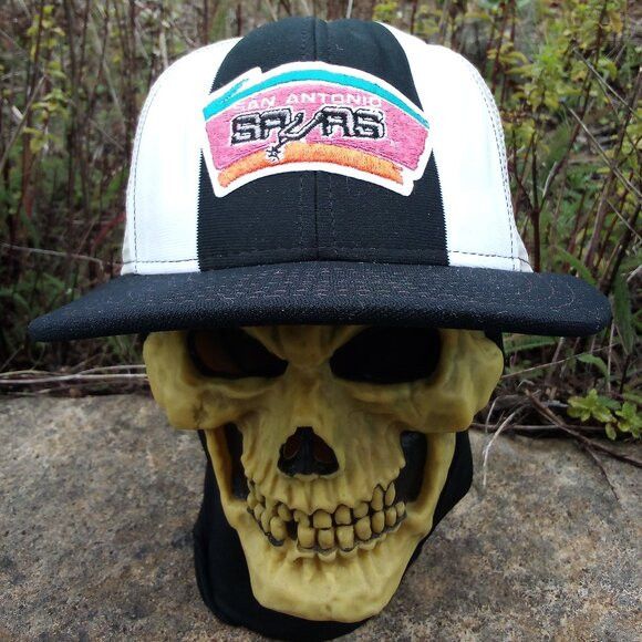 NBA × Vintage DS Vintage AJD Lucky Stripes San Antonio Spurs Trucker Hat Size ONE SIZE - 1 Thumbnail