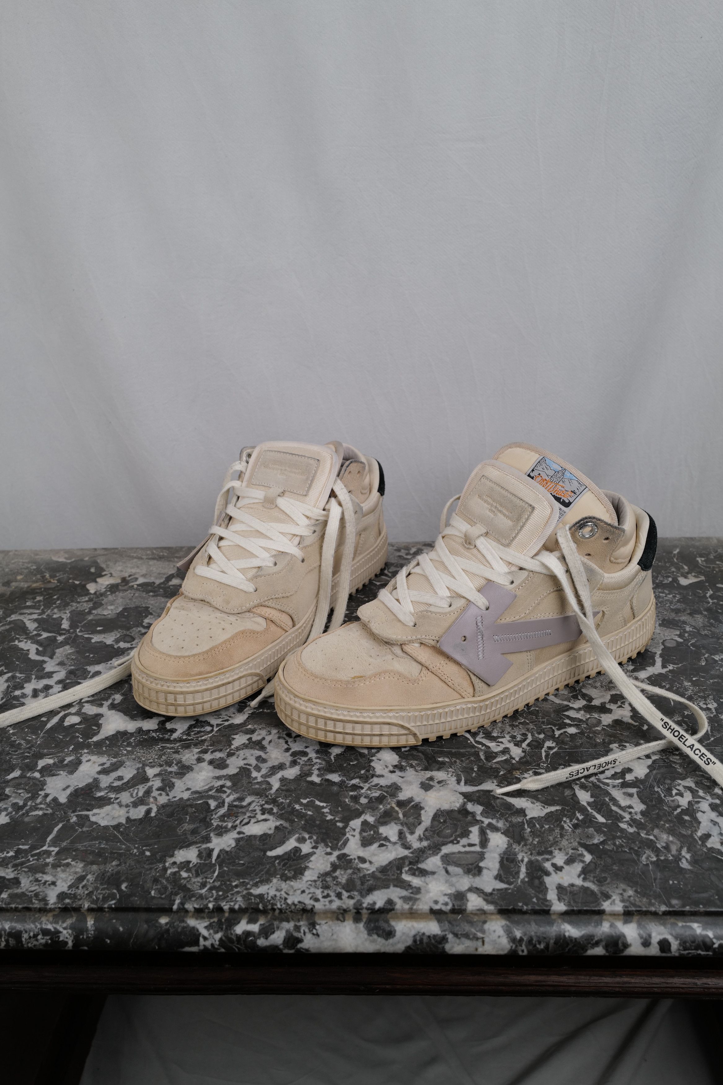OFF-WHITE Virgil Abloh Court low beige