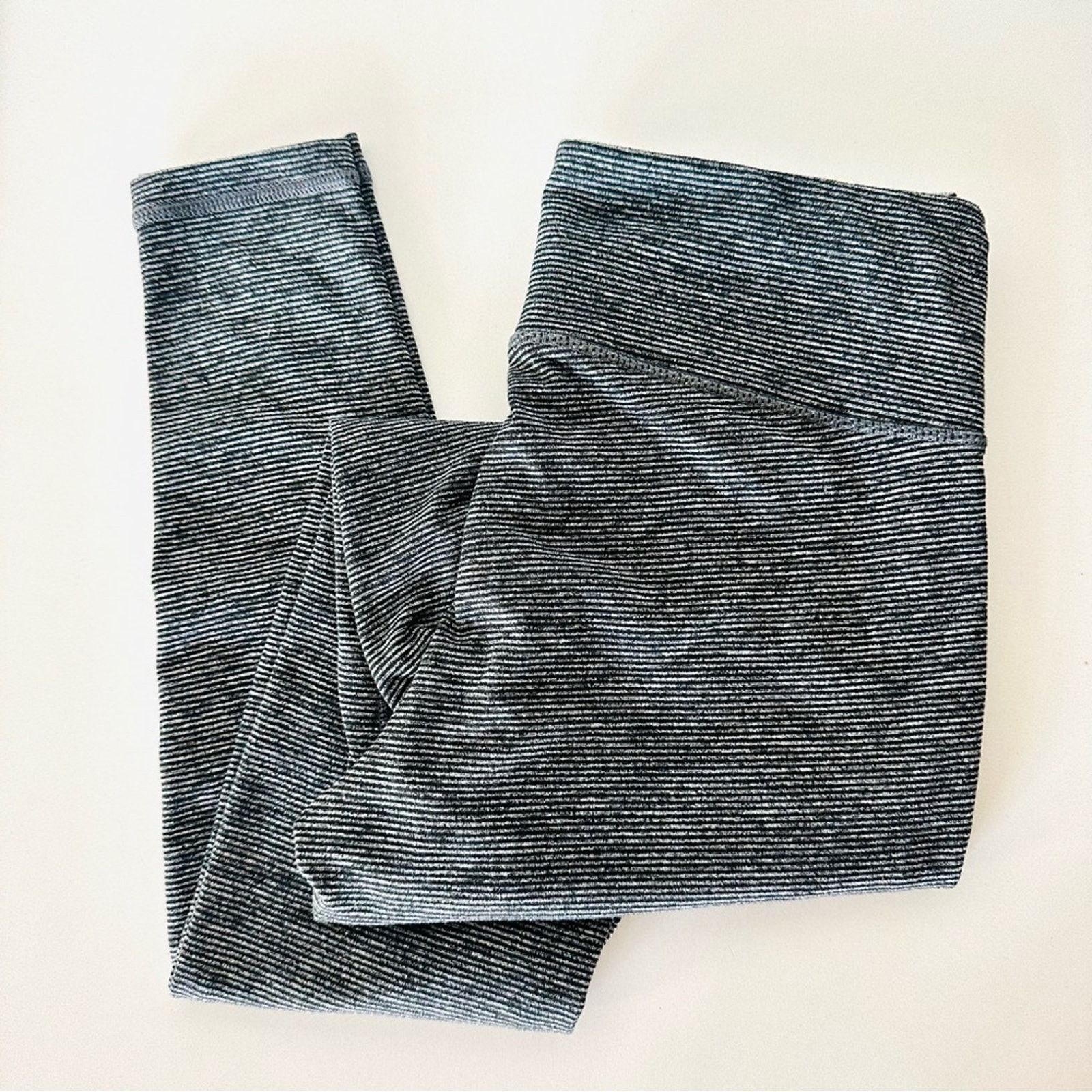 Old Navy 2 OLD NAVY Grey Black Stripe Geometric High Rise Leggings Size 27" / US 4 / IT 40 - 10 Thumbnail