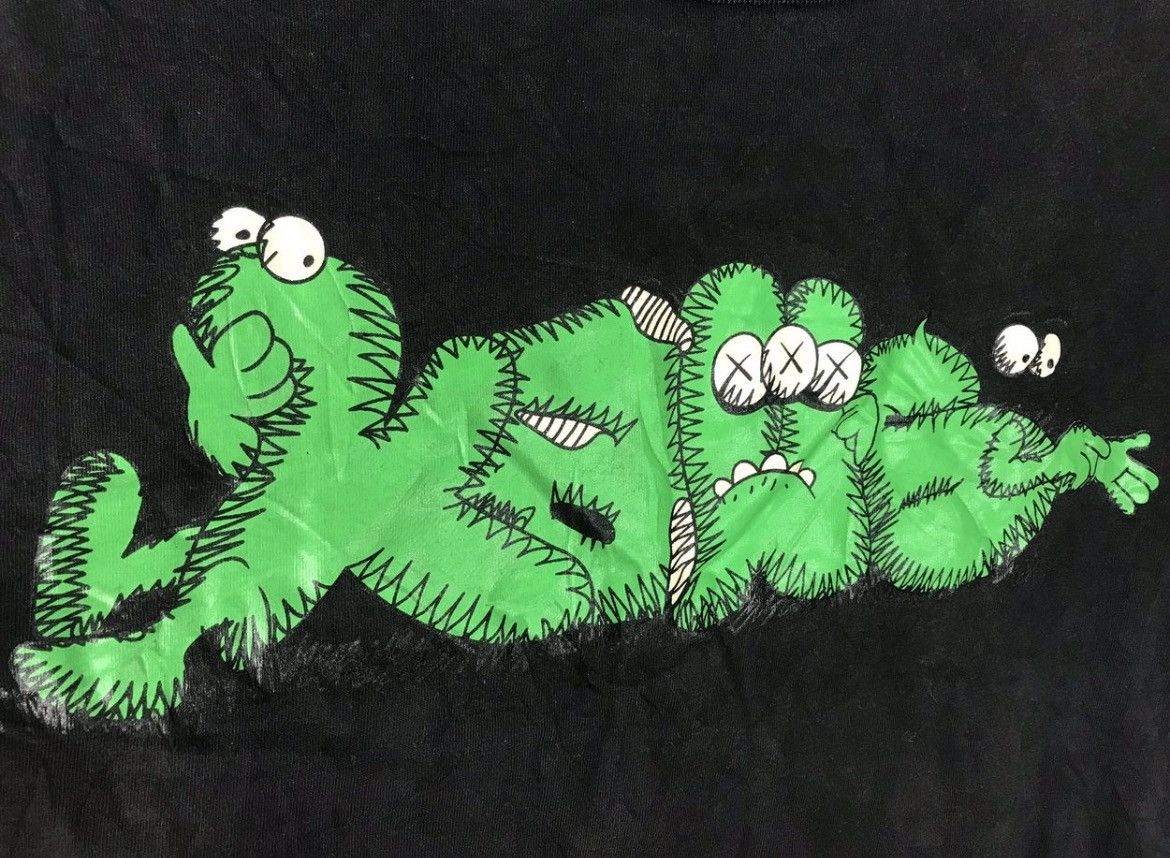Comme des Garcons × Kaws KAWS x COMME des GARÇONS “Monster Worm” | OG Vintage Grail Size US M / EU 48-50 / 2 - 8 Thumbnail
