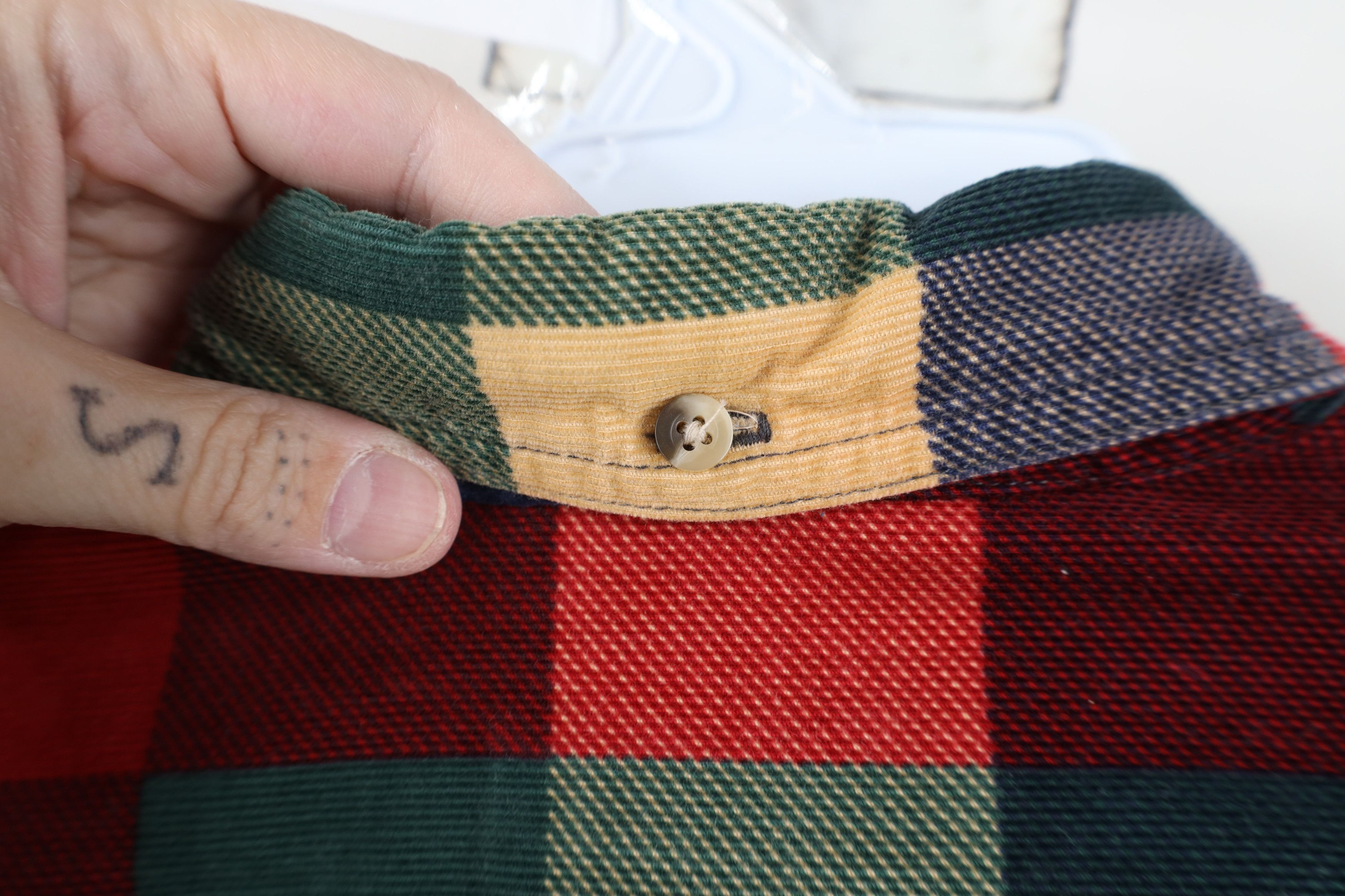 Vintage Vintage 90s Streetwear Checkered Corduroy Button Down Shirt Size US M / EU 48-50 / 2 - 8 Thumbnail