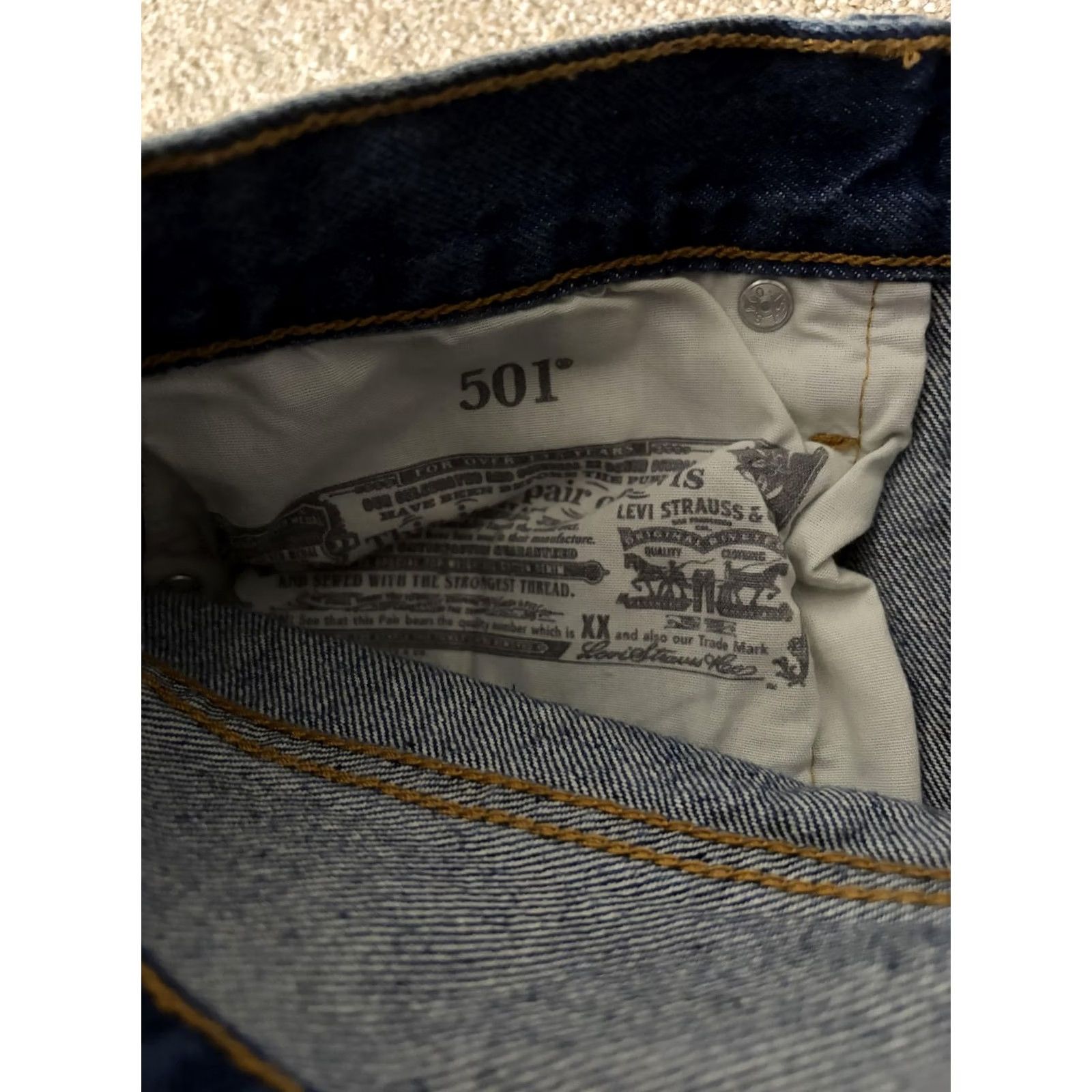 Levi's Levi's 501 Bermuda Shorts Women’s Large Blue Denim Distressed Cutoff Button Fly Size 36" / US 14 / IT 50 - 7 Thumbnail