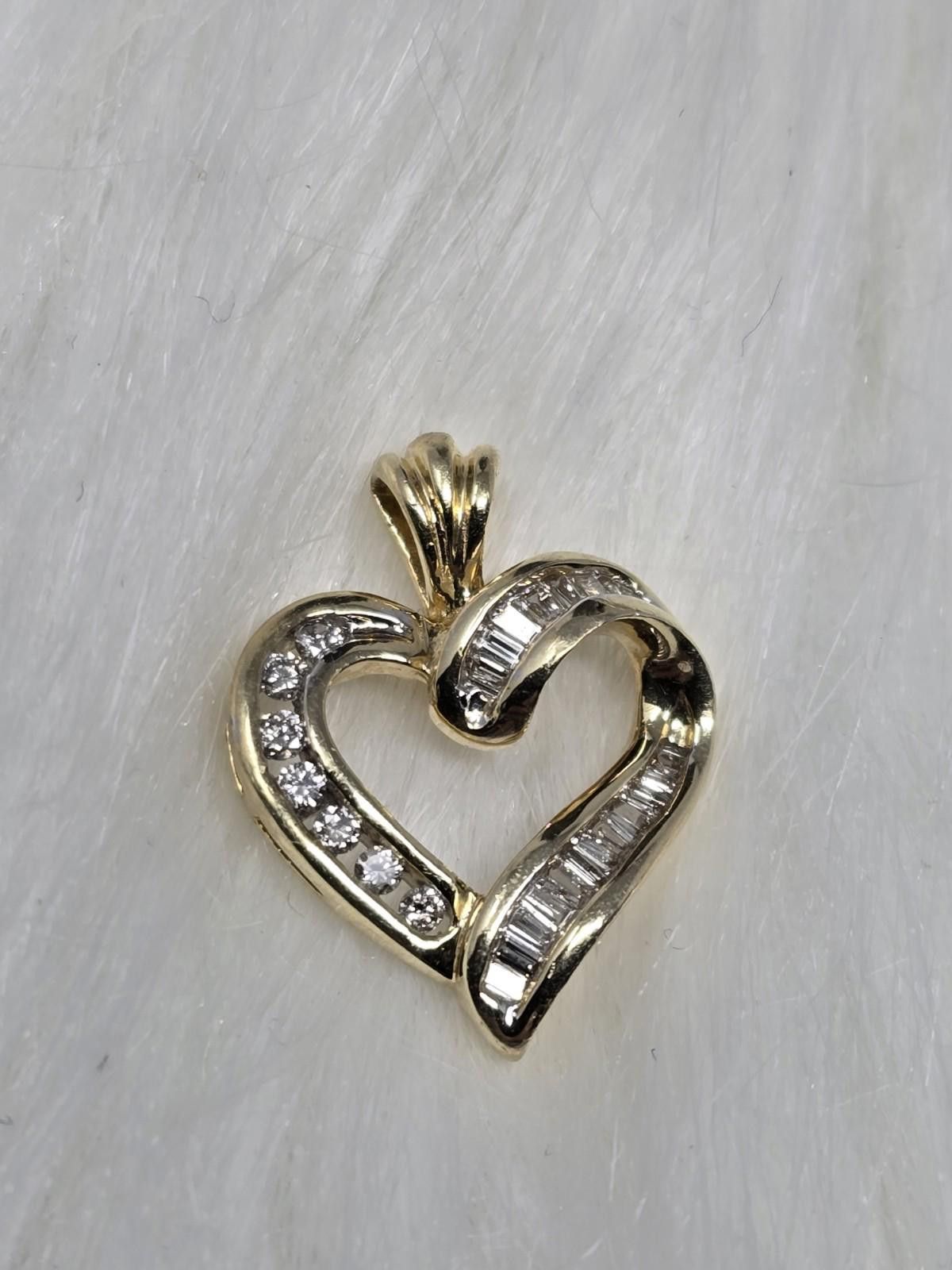 14k Gold Encrusted Diamond Heart Estate Pendant 2g