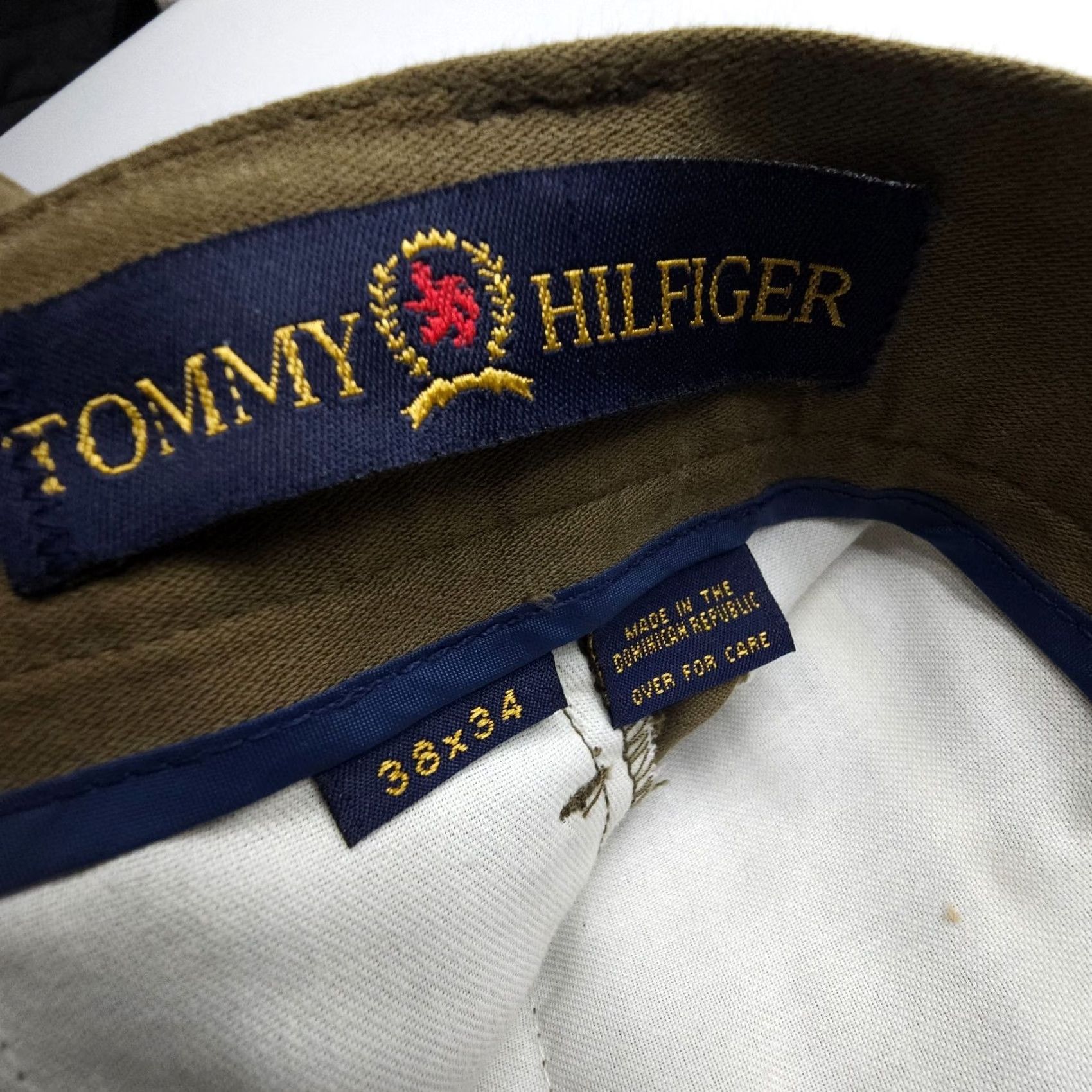 Tommy Hilfiger VINTAGE Tommy Hilfiger Pleated Khaki Pants Mens 38 x 34 Olive 90s Preppy American Size US 38 / EU 54 - 3 Thumbnail