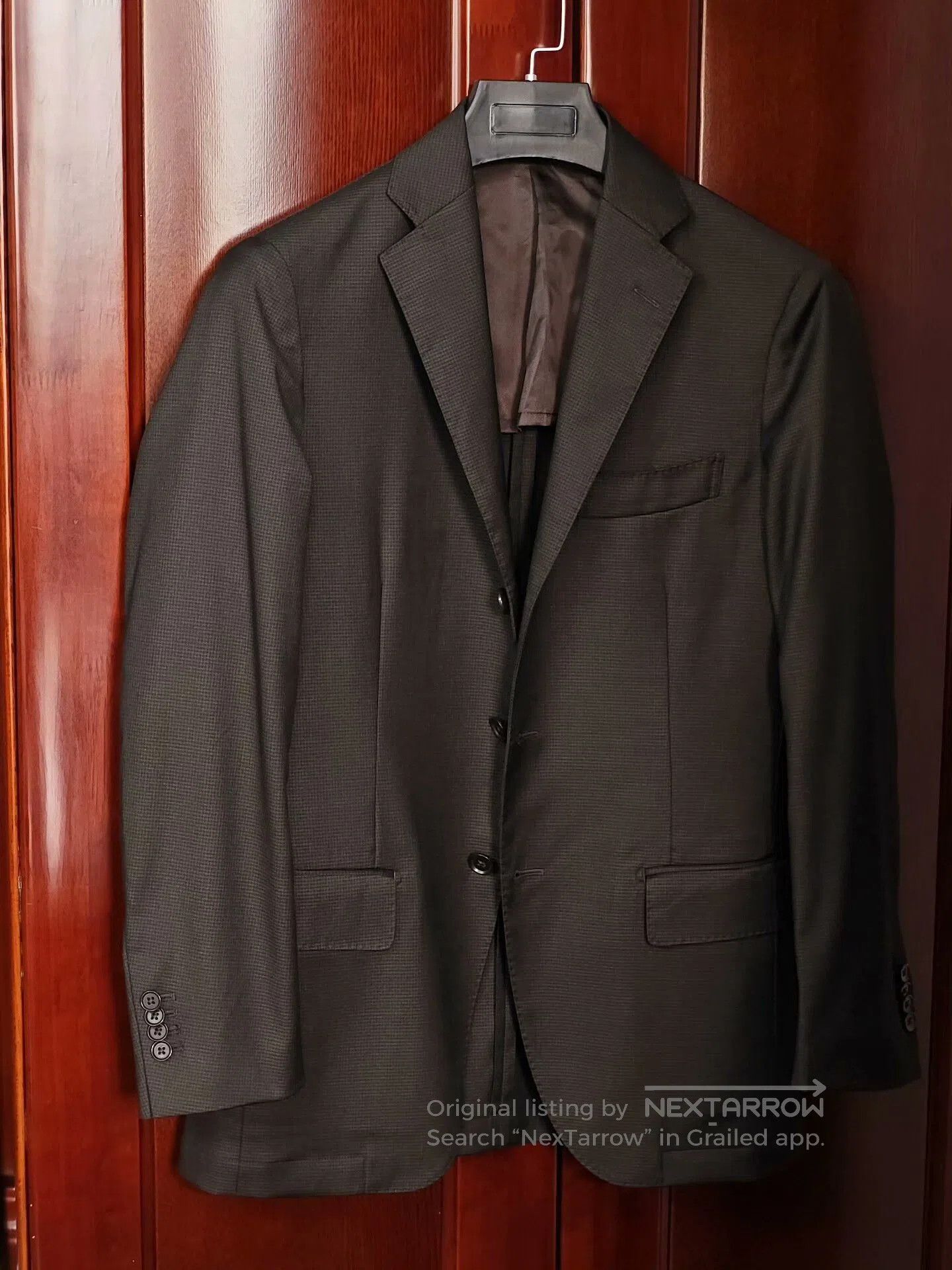 Brown Checkered Ring Jacket.