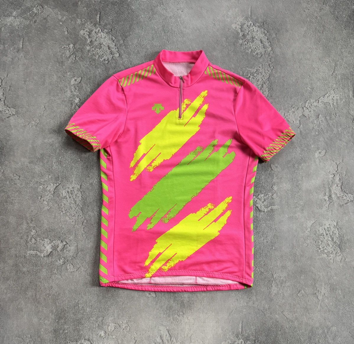 Vintage Descente XL all printed vintage cycling jersey tee T-shirt Size US XL / EU 56 / 4 - 4 Thumbnail