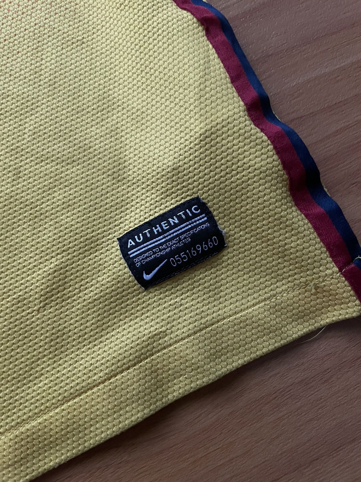 Nike Vintage NIKE FC Barcelona 2012-2013 Away Football Jersey Size US L / EU 52-54 / 3 - 8 Thumbnail