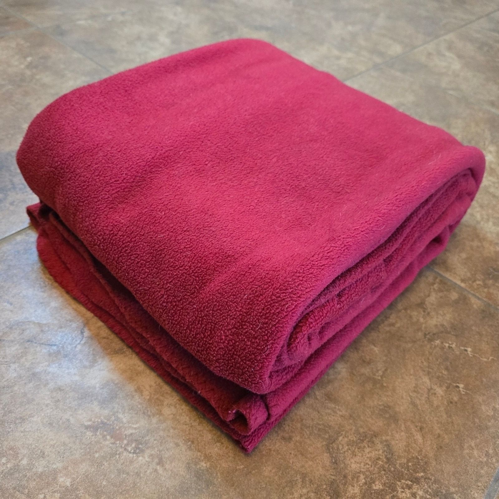 Other Red Solid Plush XL Blanket Size ONE SIZE - 3 Thumbnail
