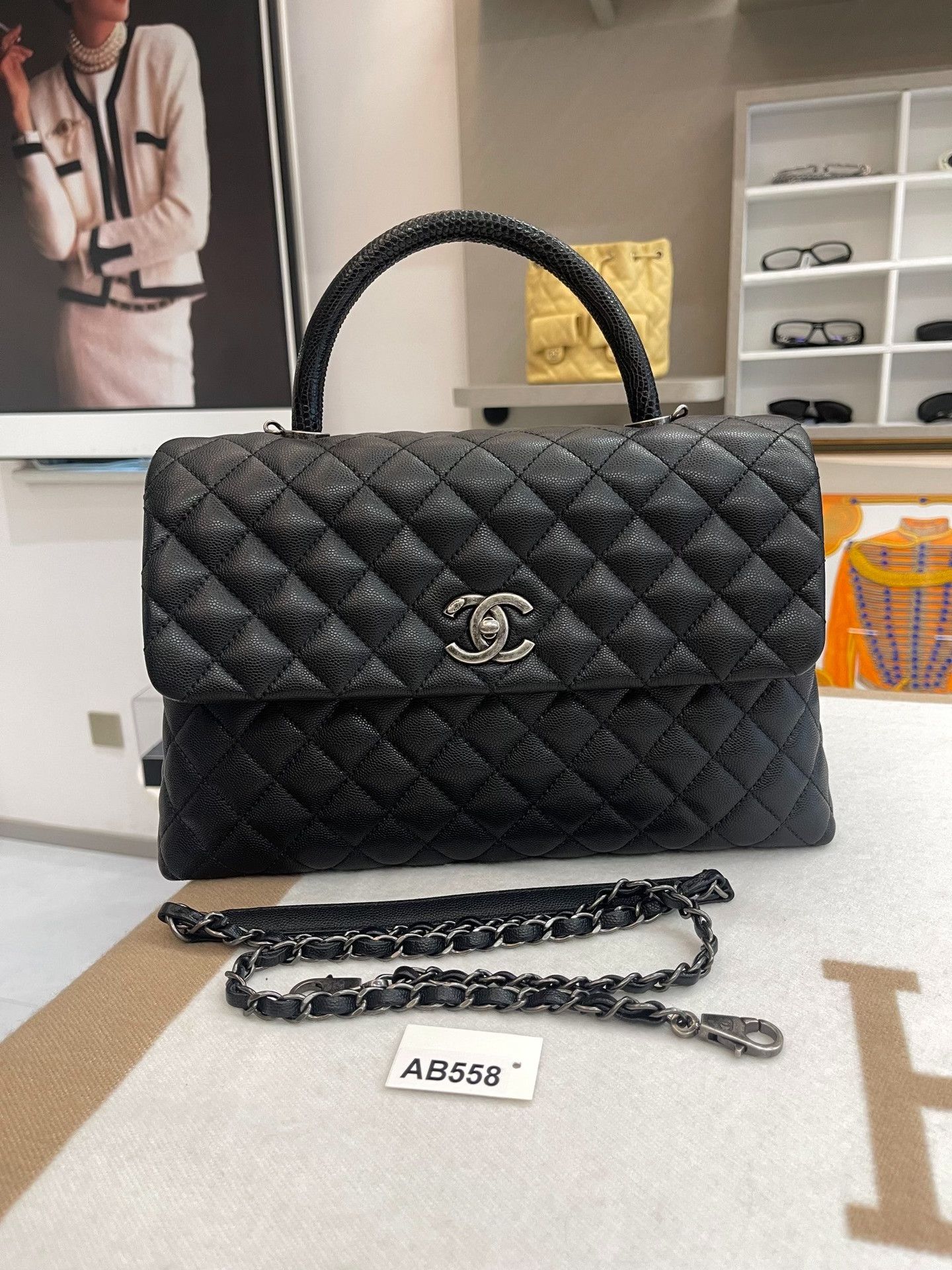 Chanel Pre-loved Bag Very good condition Size ONE SIZE - 1 Thumbnail