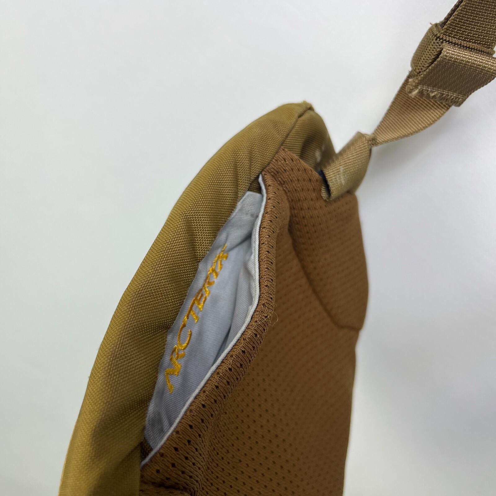 Arc'teryx Arc'teryx Mantis 1 Waist Pack Relic / Yellow Accent 1.5L Size ONE SIZE - 5 Thumbnail